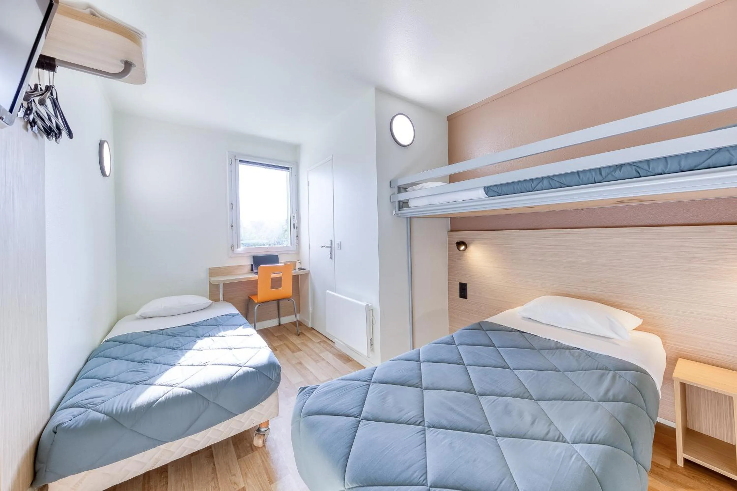 Bedroom, Bed in Premiere Classe Cergy Saint Christophe