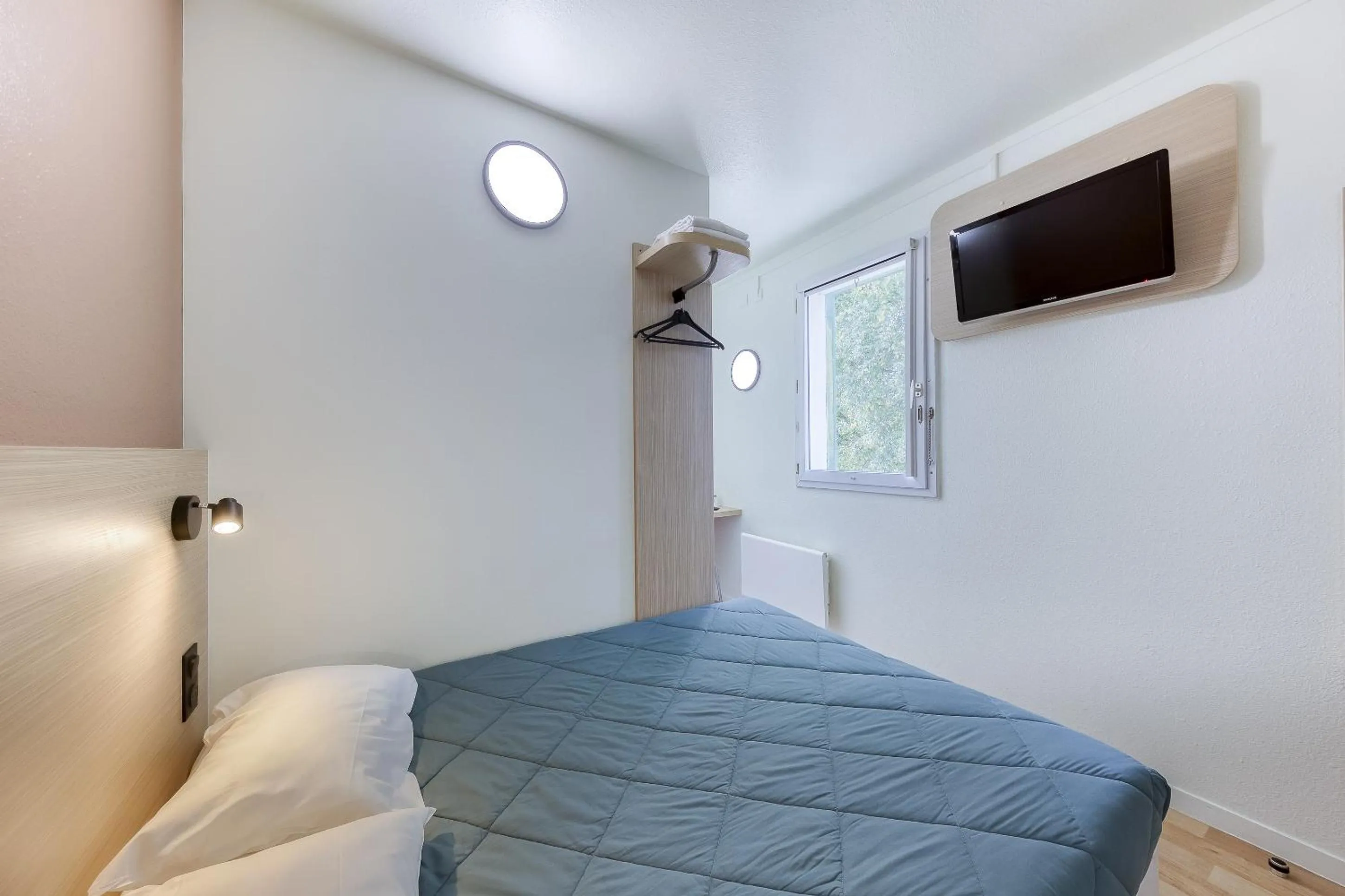 Bedroom, Bed in Premiere Classe Cergy Saint Christophe