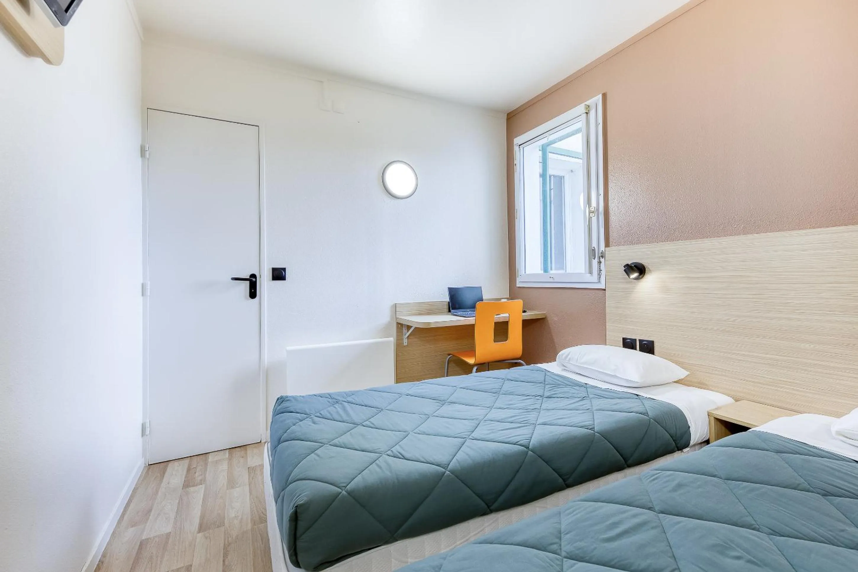 Bedroom, Bed in Premiere Classe Cergy Saint Christophe