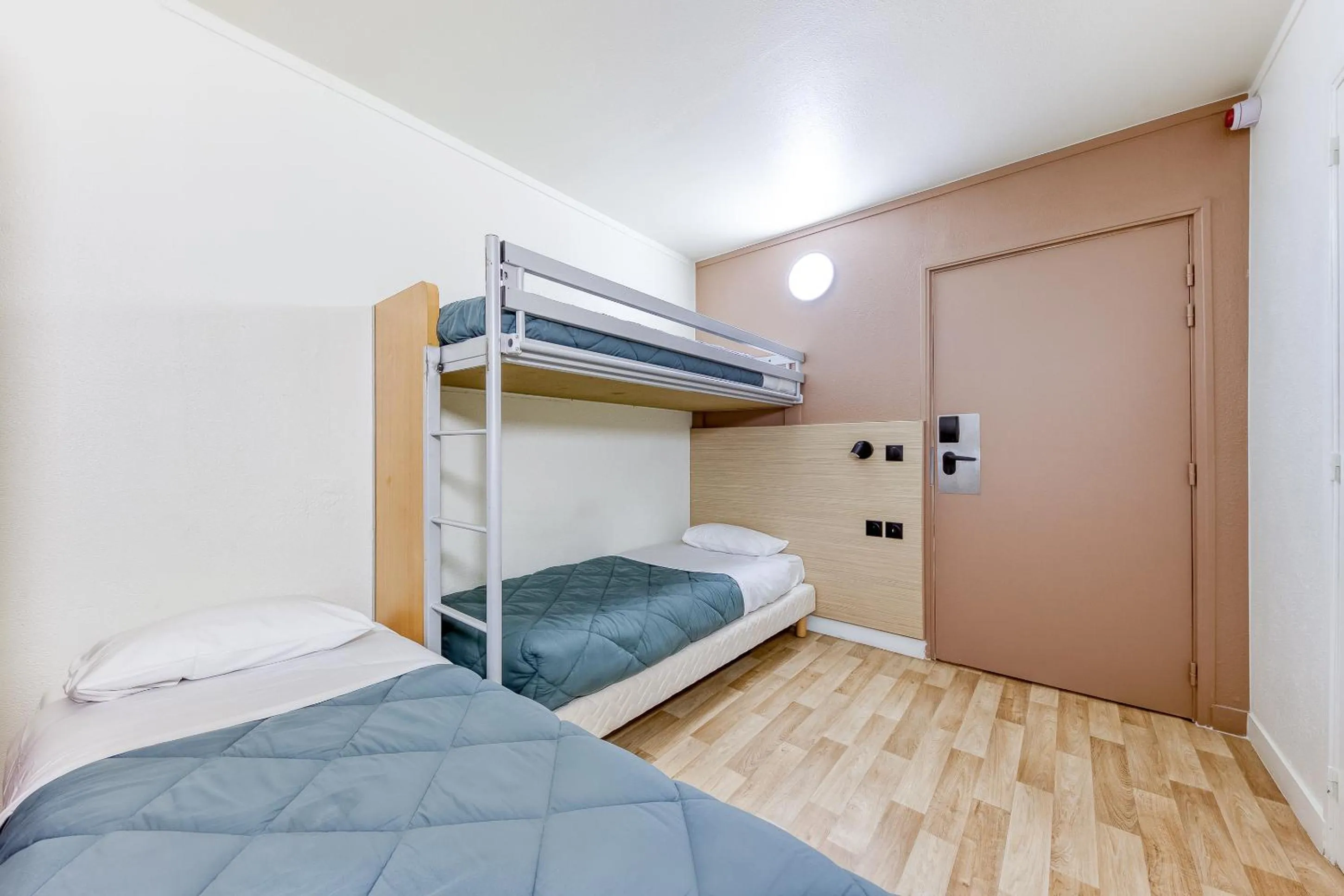 Bedroom, Bed in Premiere Classe Cergy Saint Christophe