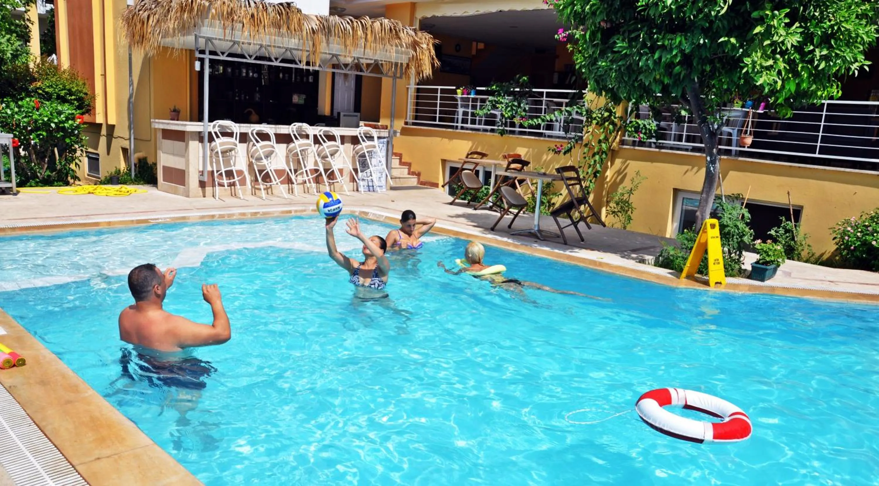 Swimming pool in Tuncer Garden Hotel
