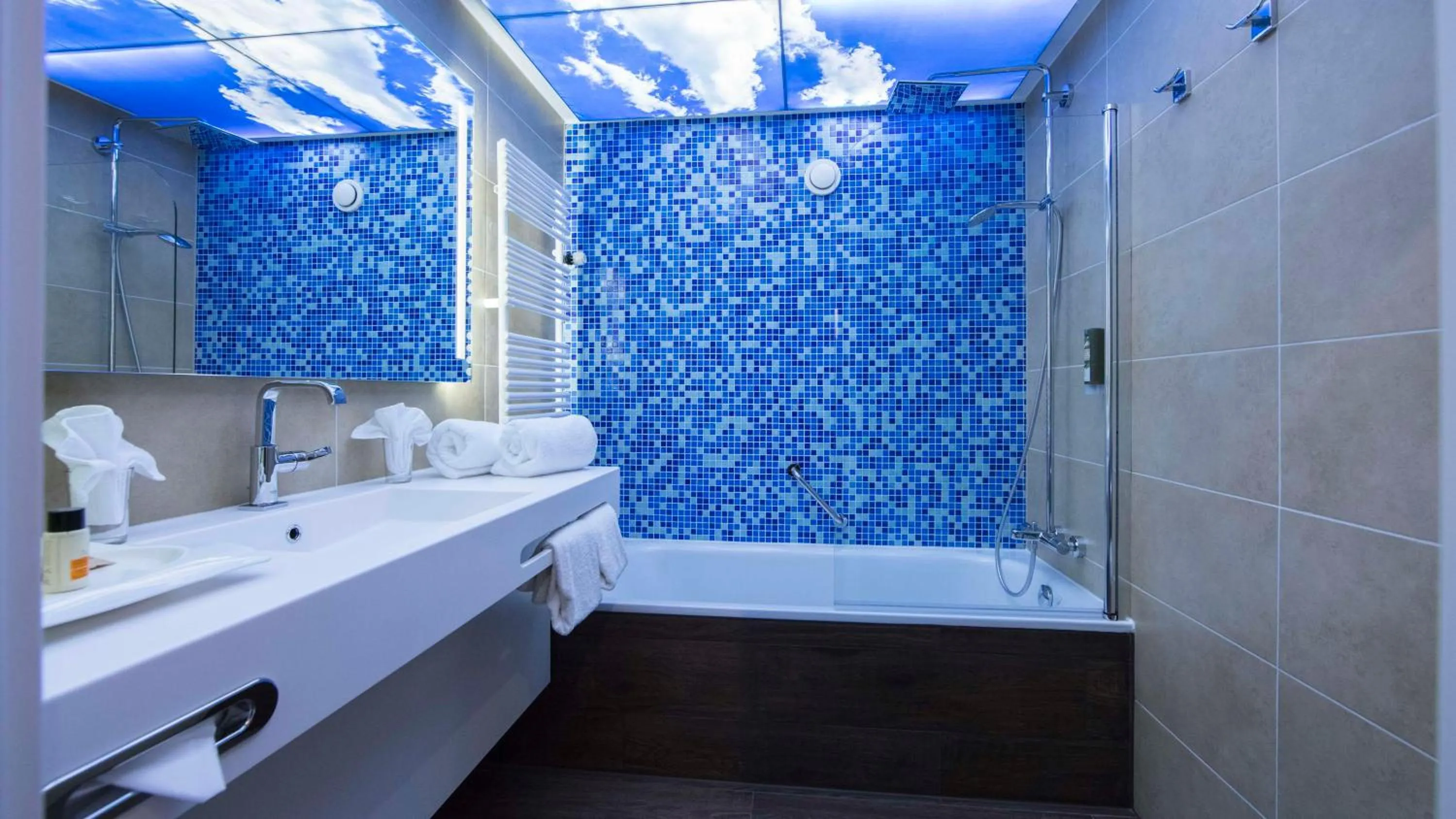 Bedroom in Wellness-& Nationalpark Hotel Schliffkopf, BWSC