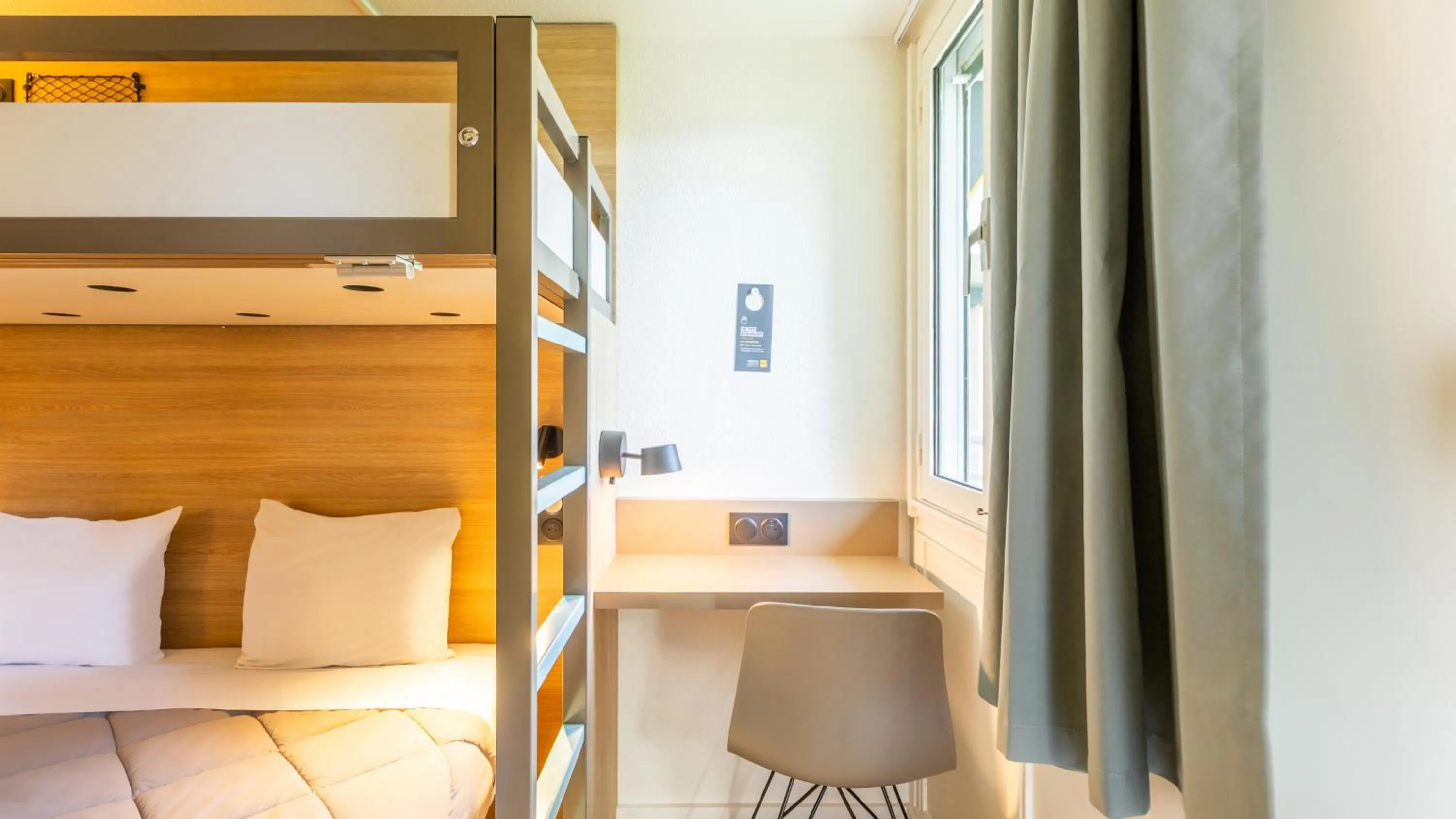 Bed in Premiere Classe Marne la Vallée - Torcy