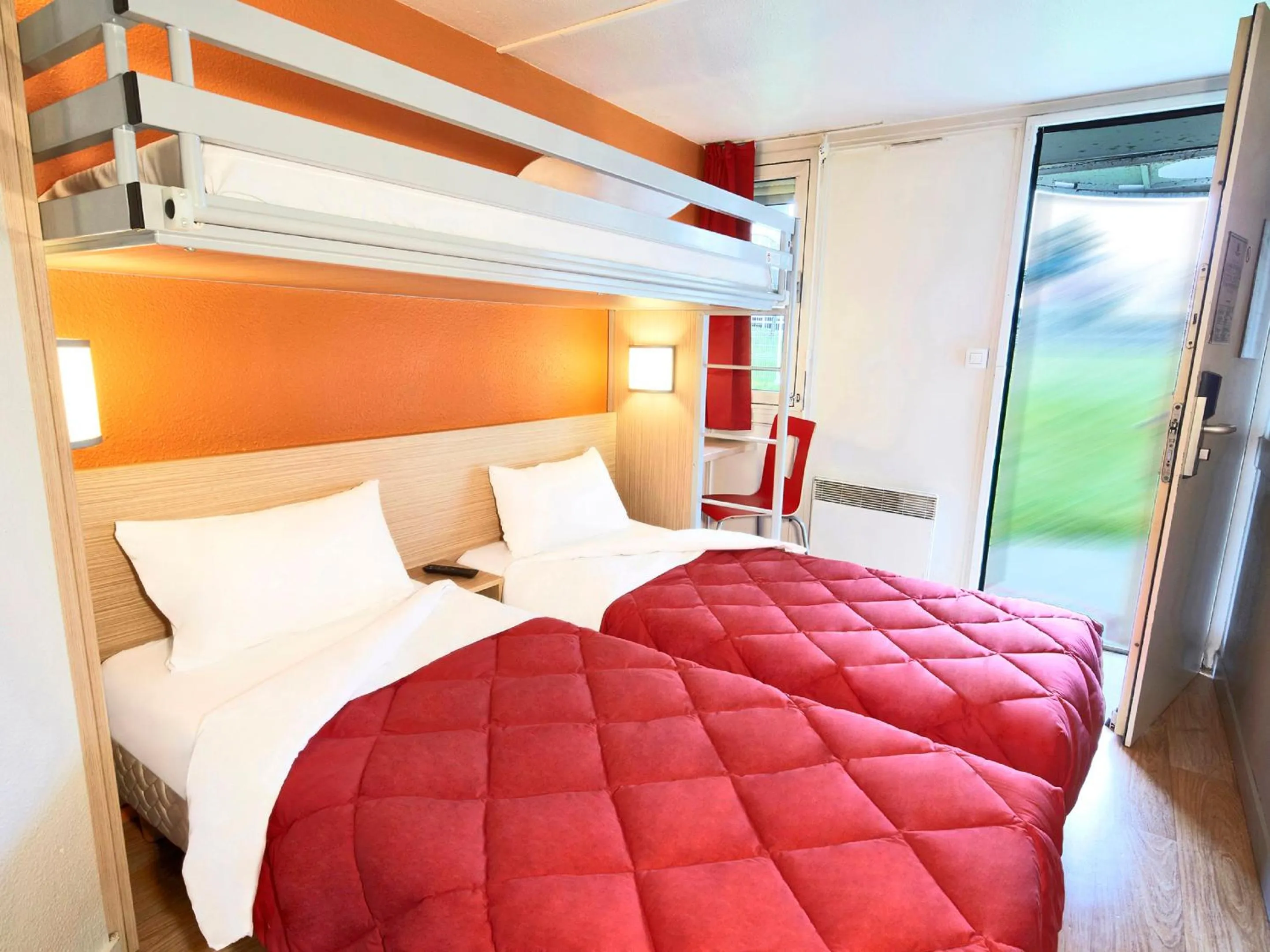 Bedroom, Bed in Premiere Classe Marne la Vallée - Torcy