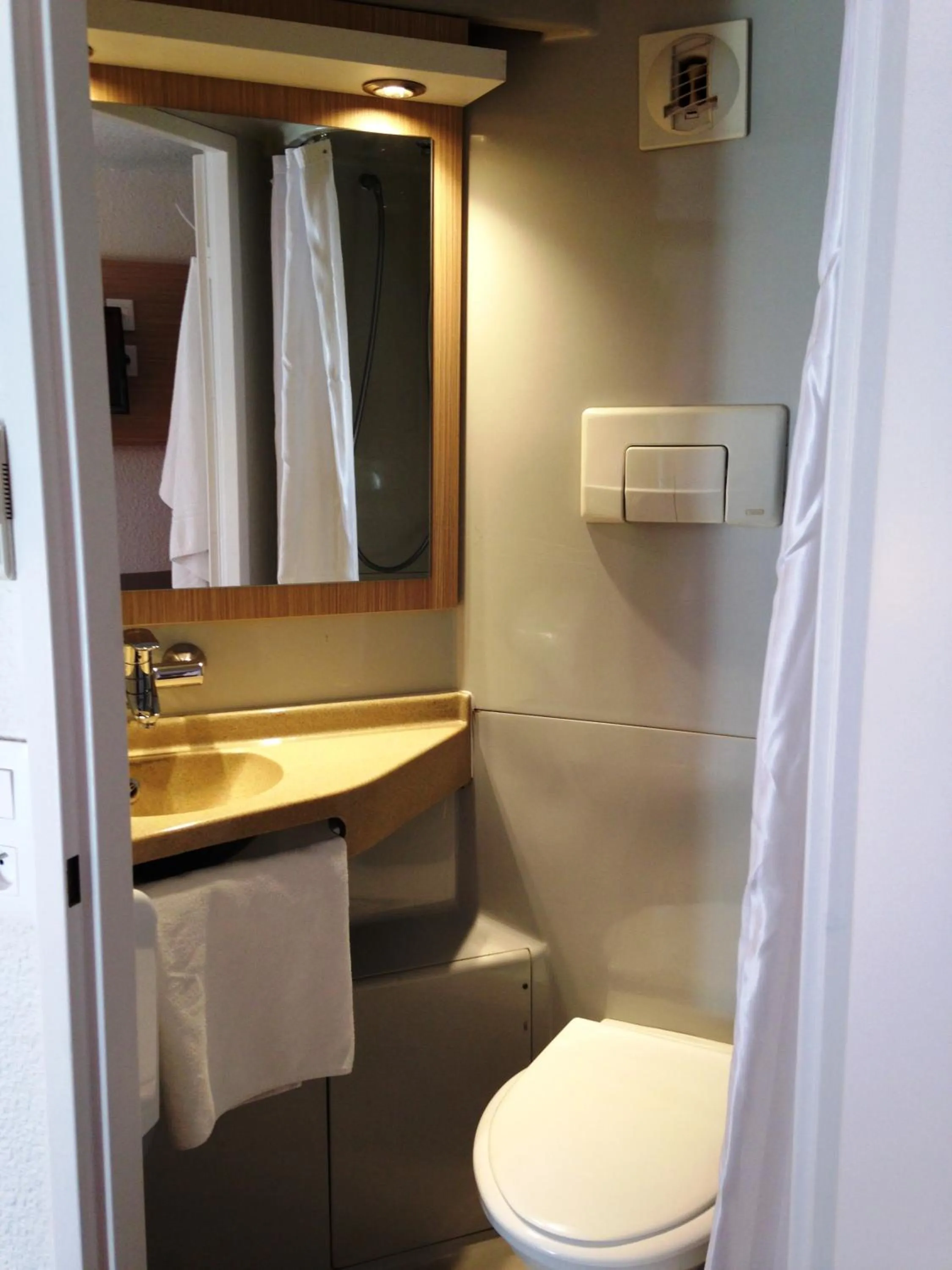 Bathroom in Premiere Classe Marne la Vallée - Torcy