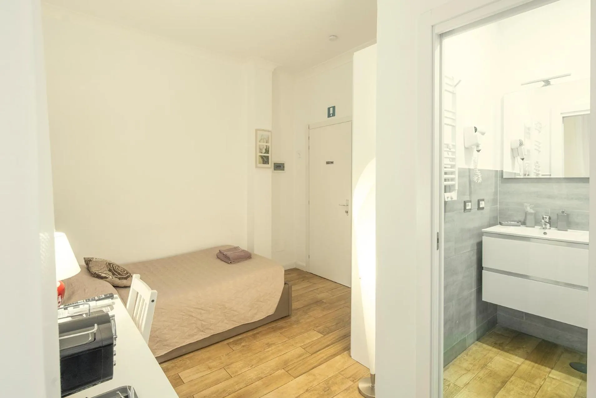 Bed in GARDEN HOUSE - Luxury Guest House - Self check-in only