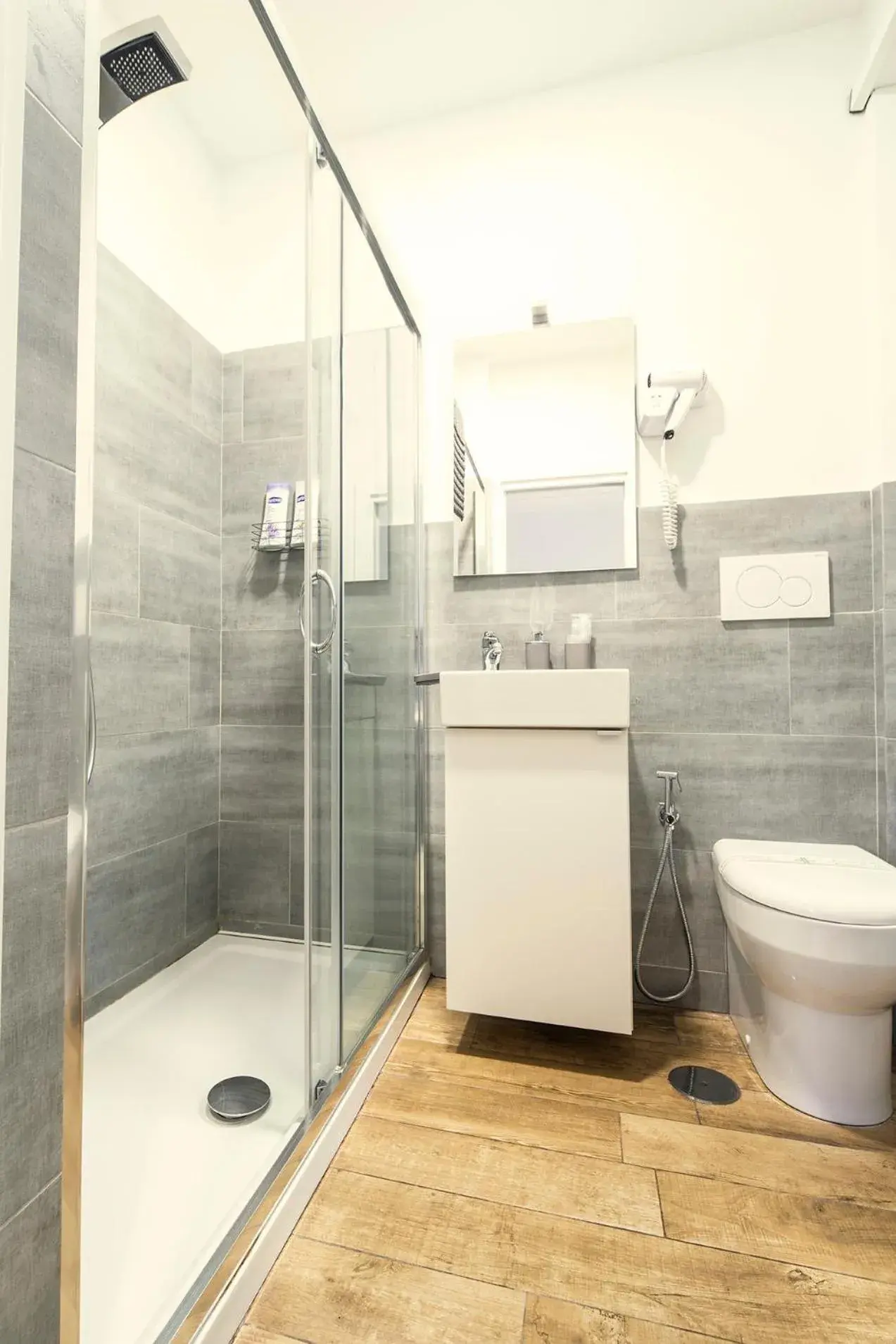 Deluxe Single Room - single occupancy in GARDEN HOUSE - Luxury Guest House - Self check-in only Deluxe Single Room - single occupancy in GARDEN HOUSE - Luxury Guest House - Self check-in only