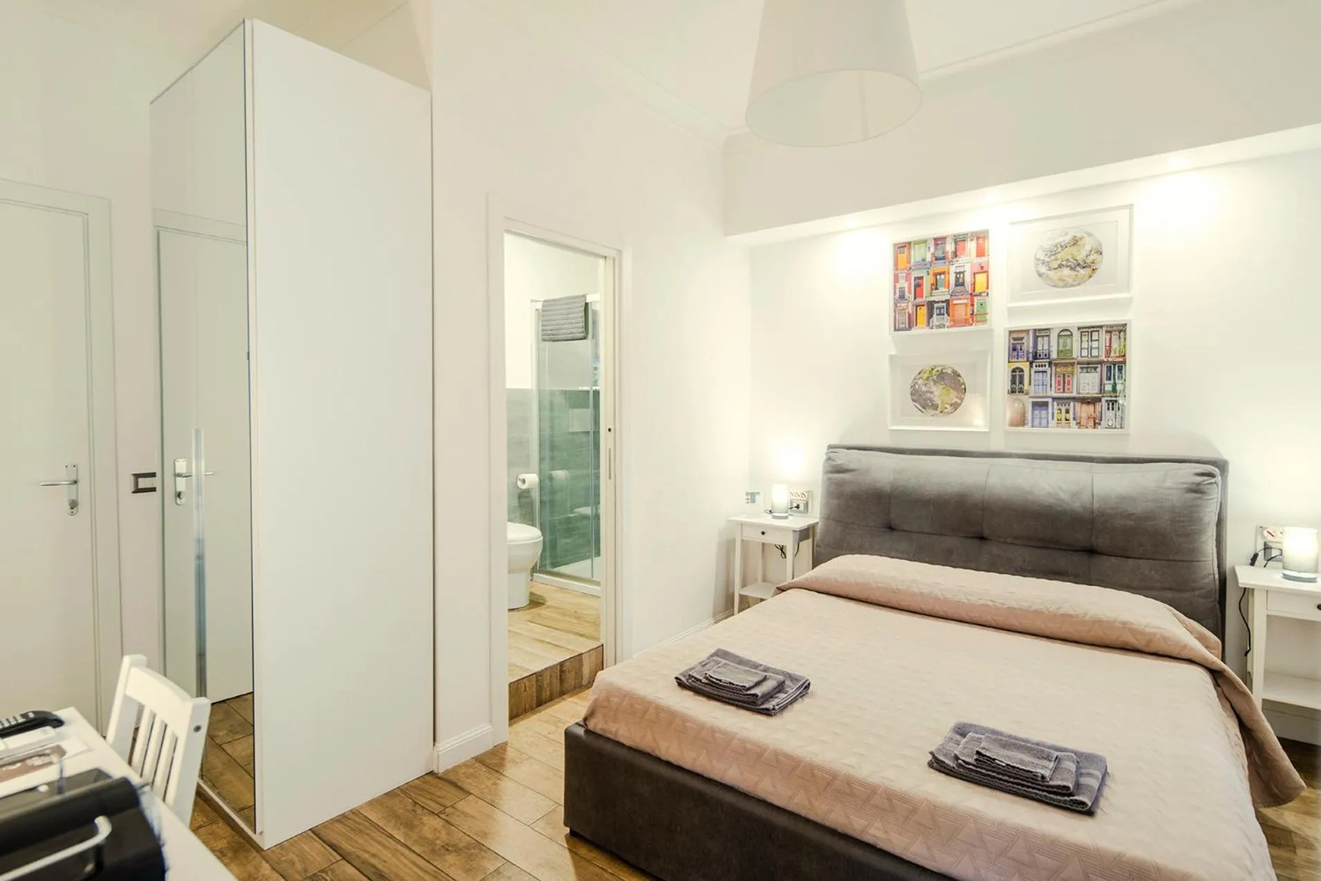 Bed in GARDEN HOUSE - Luxury Guest House - Self check-in only