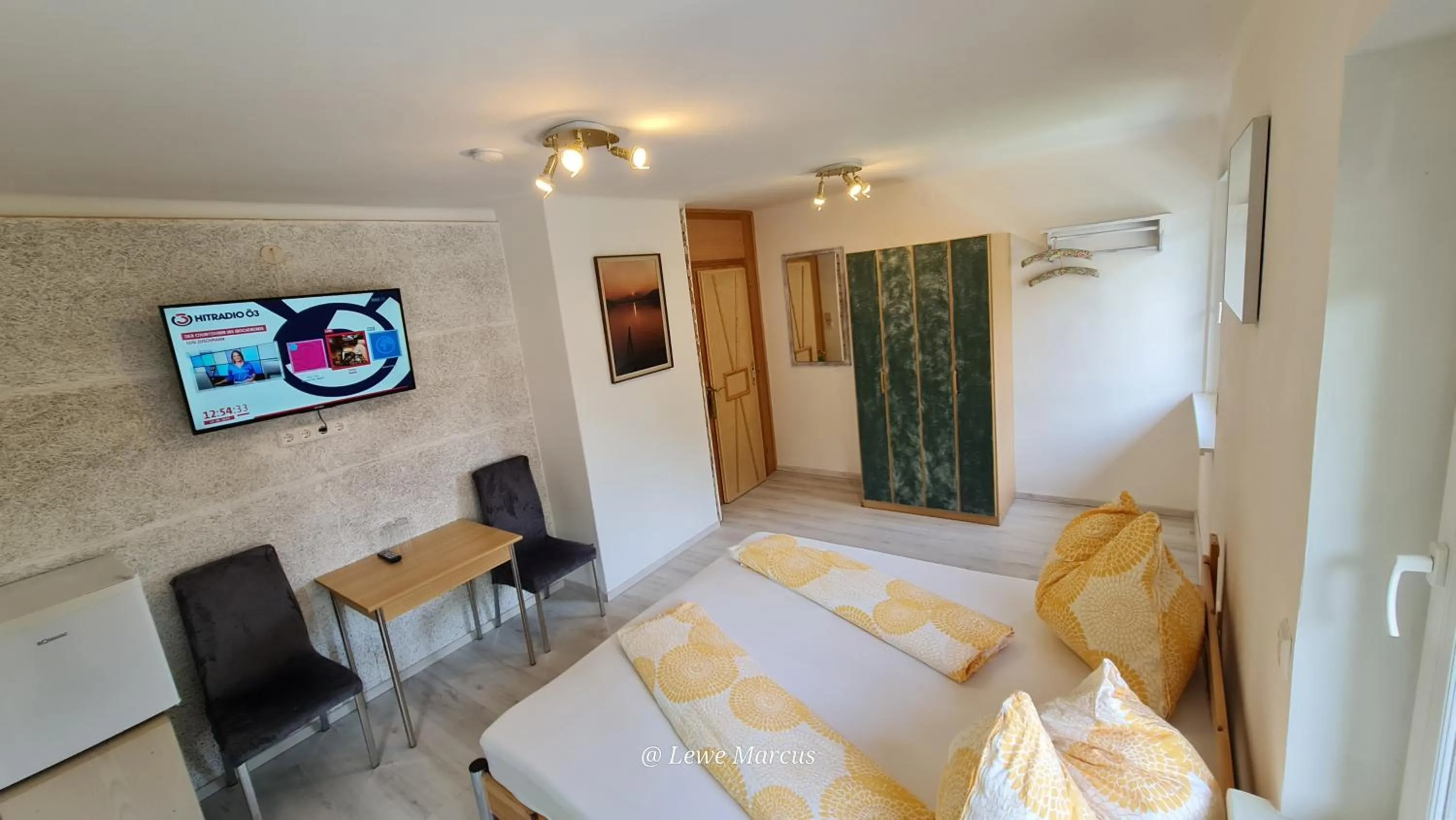 TV and multimedia, Bed in Appart-Pension Seehang