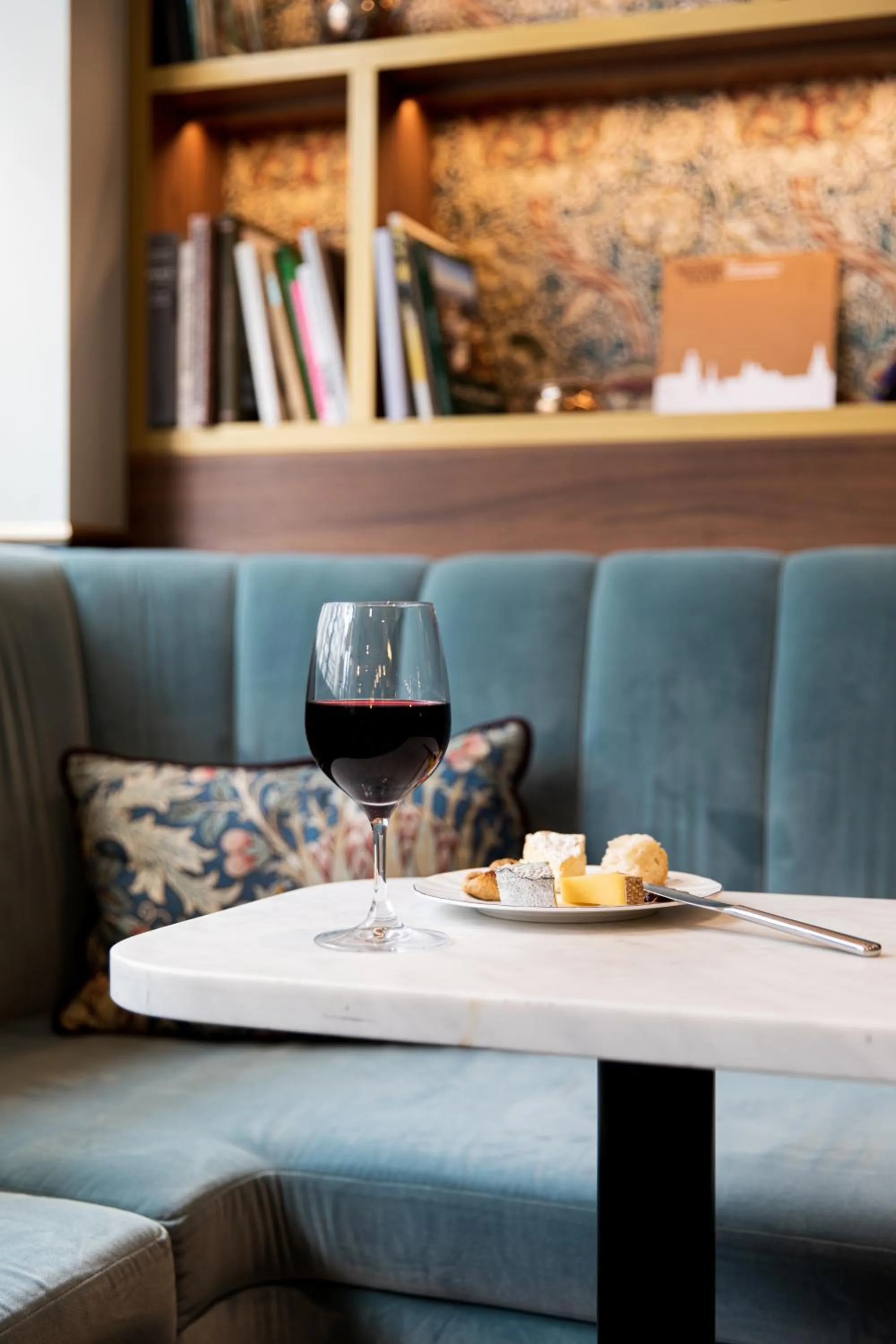 Lounge or bar in Hôtel Léopold - Orso Hotels