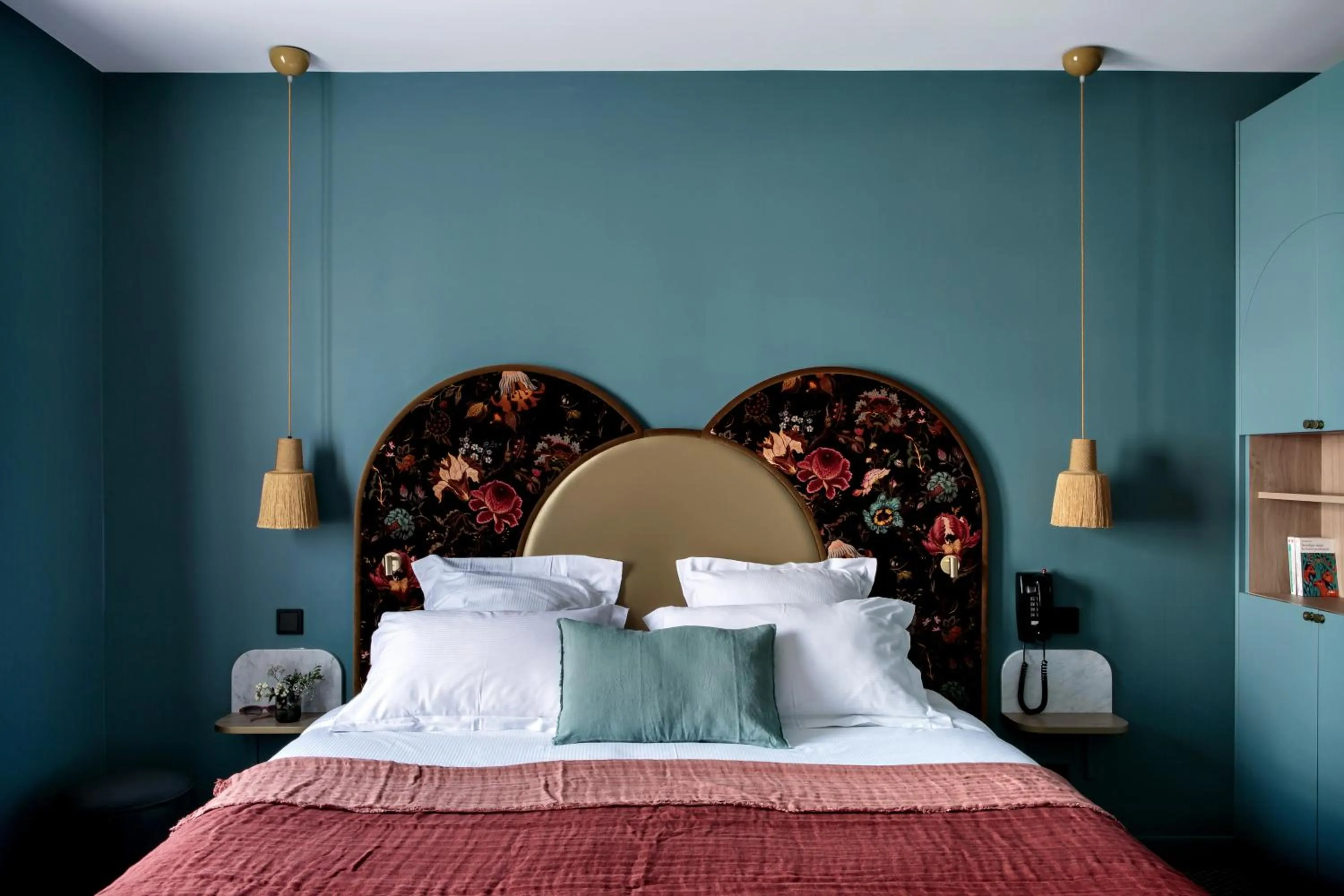 Bed in Hôtel Léopold - Orso Hotels