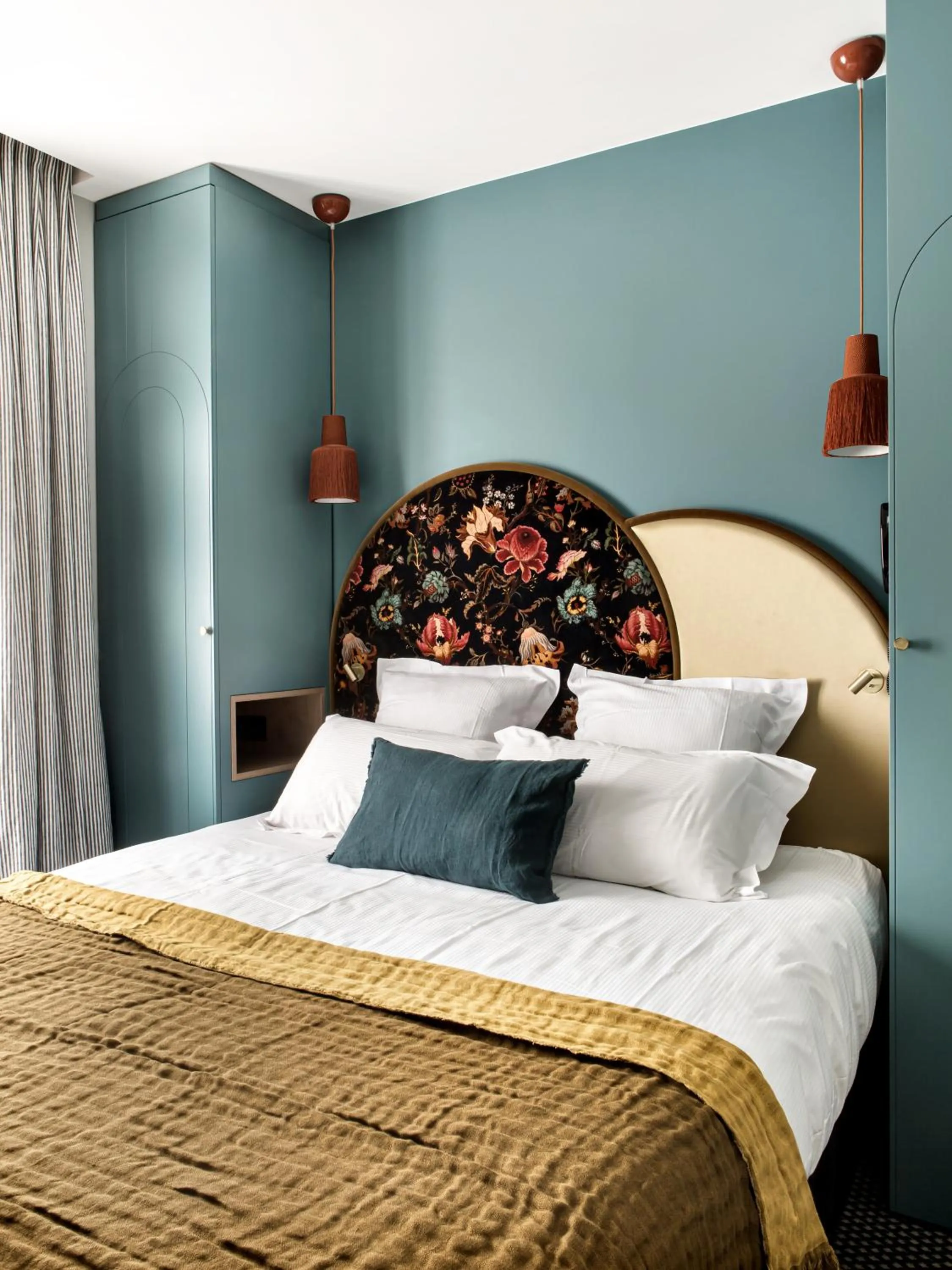 Bed in Hôtel Léopold - Orso Hotels