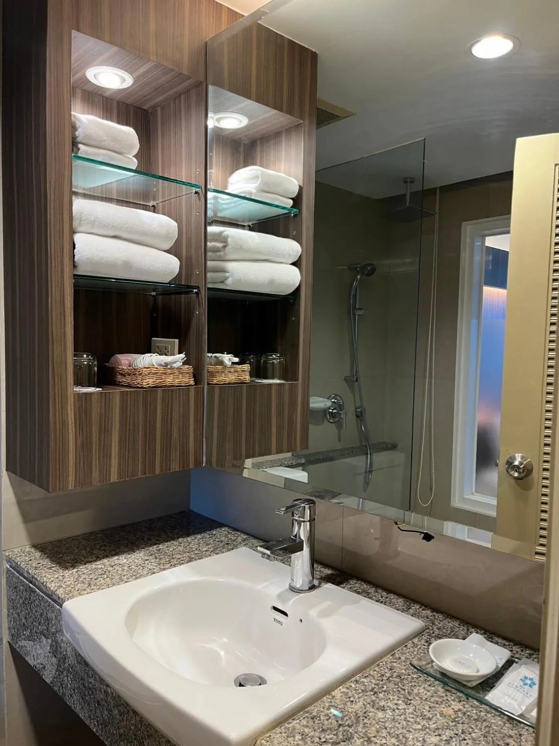 Bathroom in Suntara Wellness Resort & Hotel