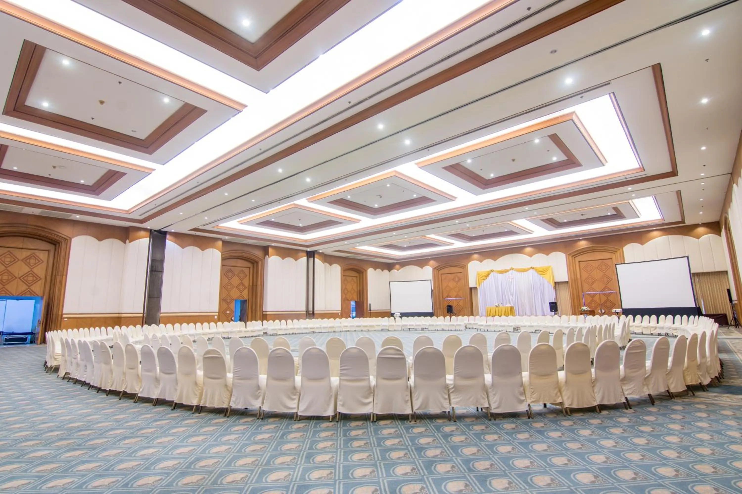Banquet/Function facilities in Suntara Wellness Resort & Hotel