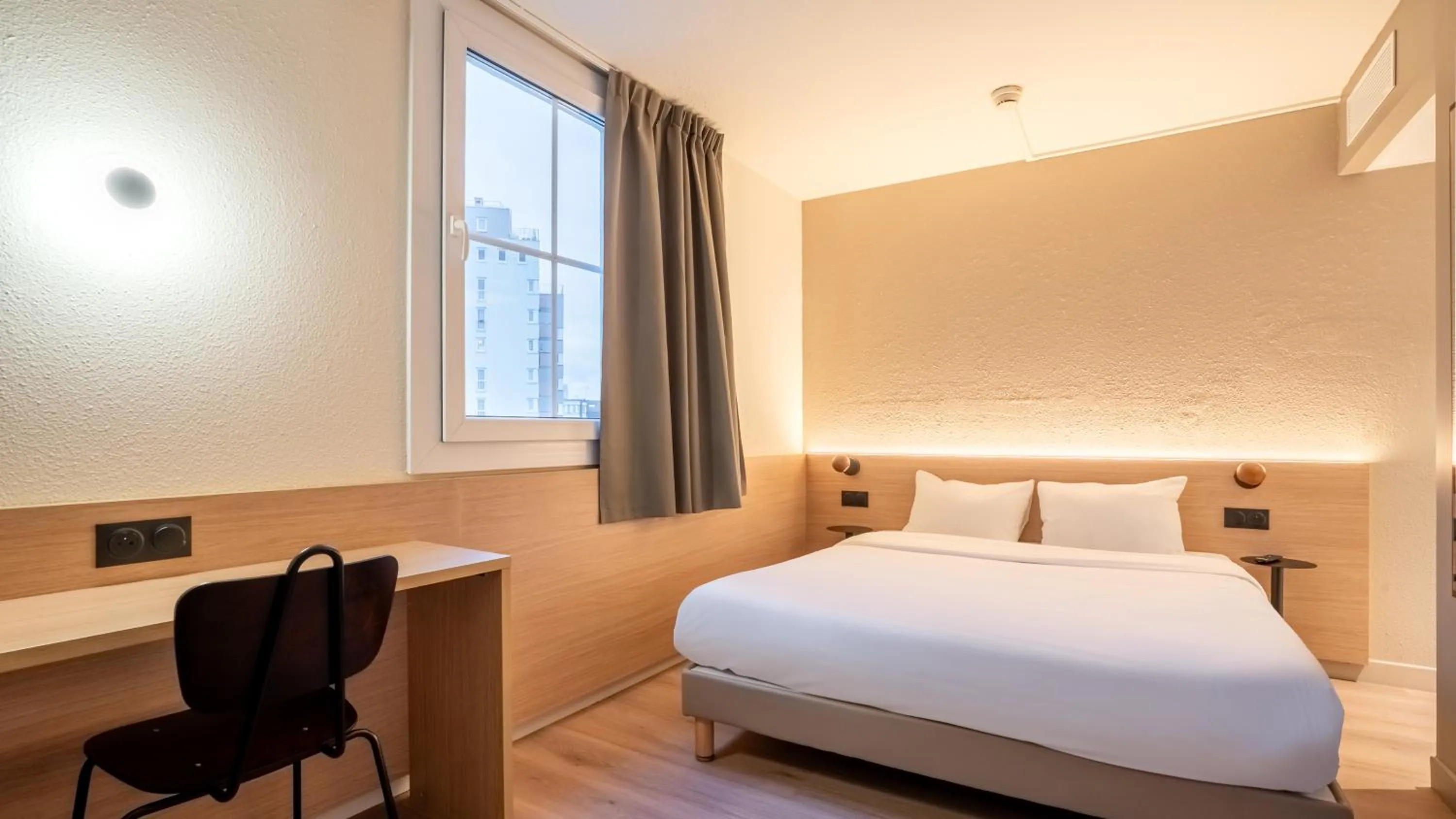 Bed in Première Classe Marne la Vallée - Bussy Saint Georges