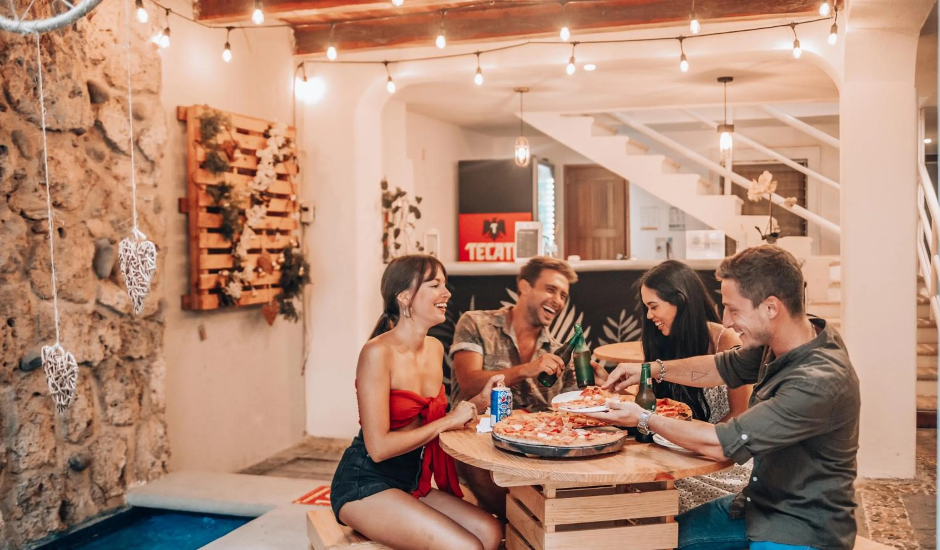 Restaurant/places to eat in Ahava Hotel