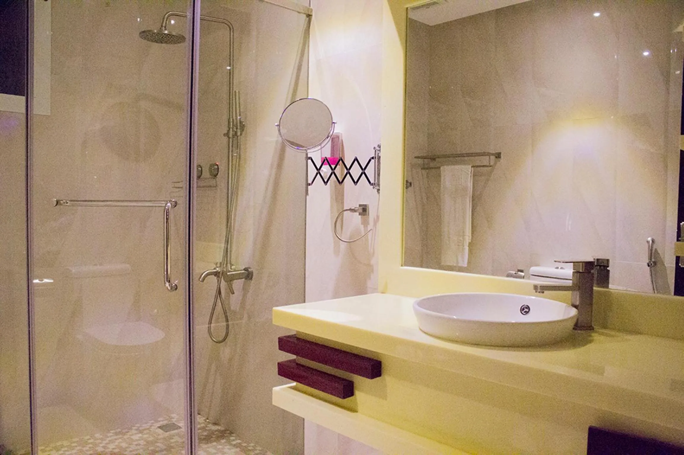 Shower in Merfal Hotel Apartments Al Taawan