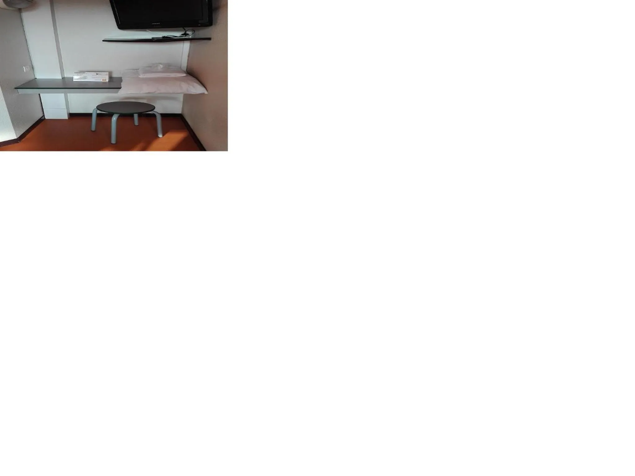 TV and multimedia in Premiere Classe Limoges Nord