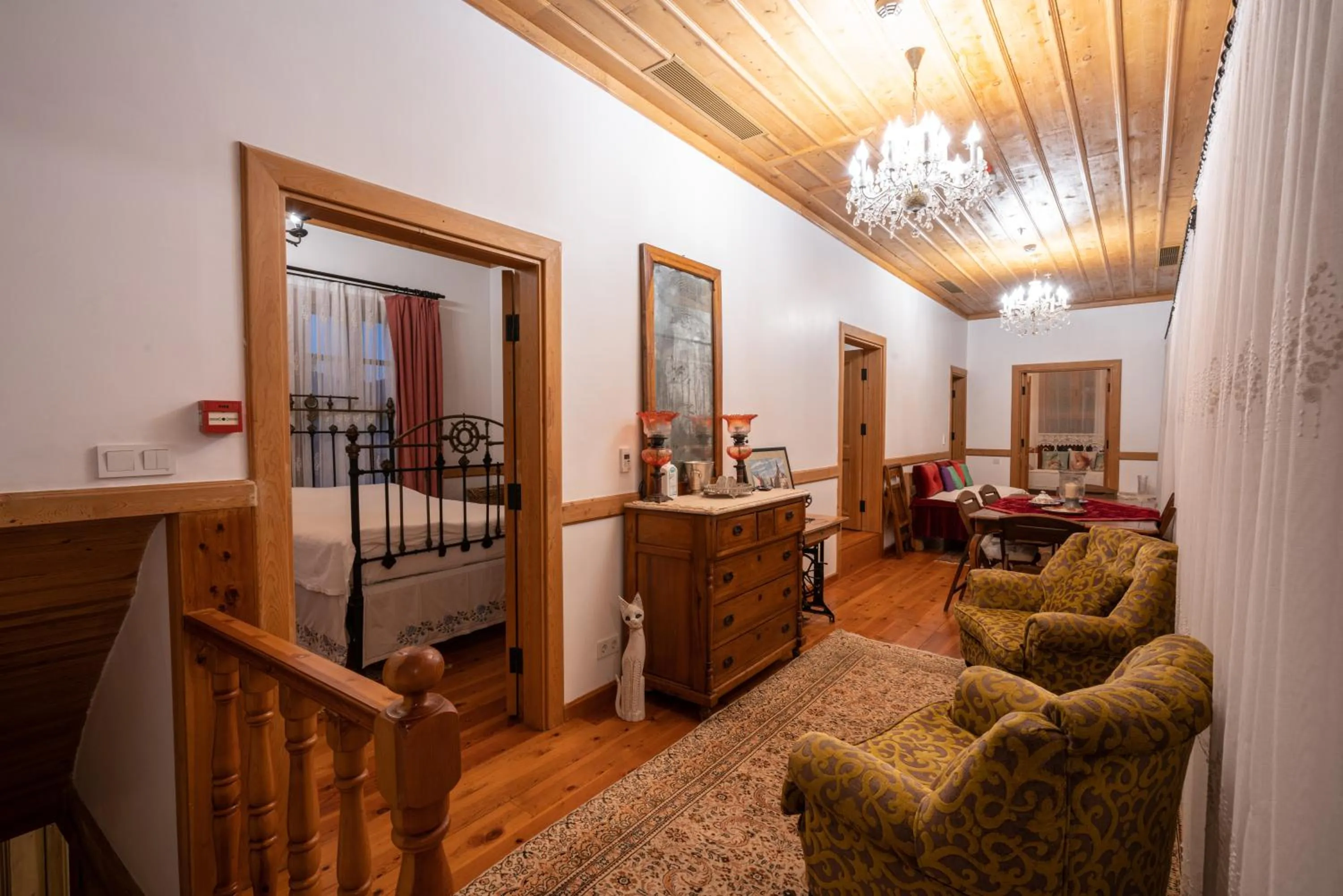 Seating area in Cedrus Hotel