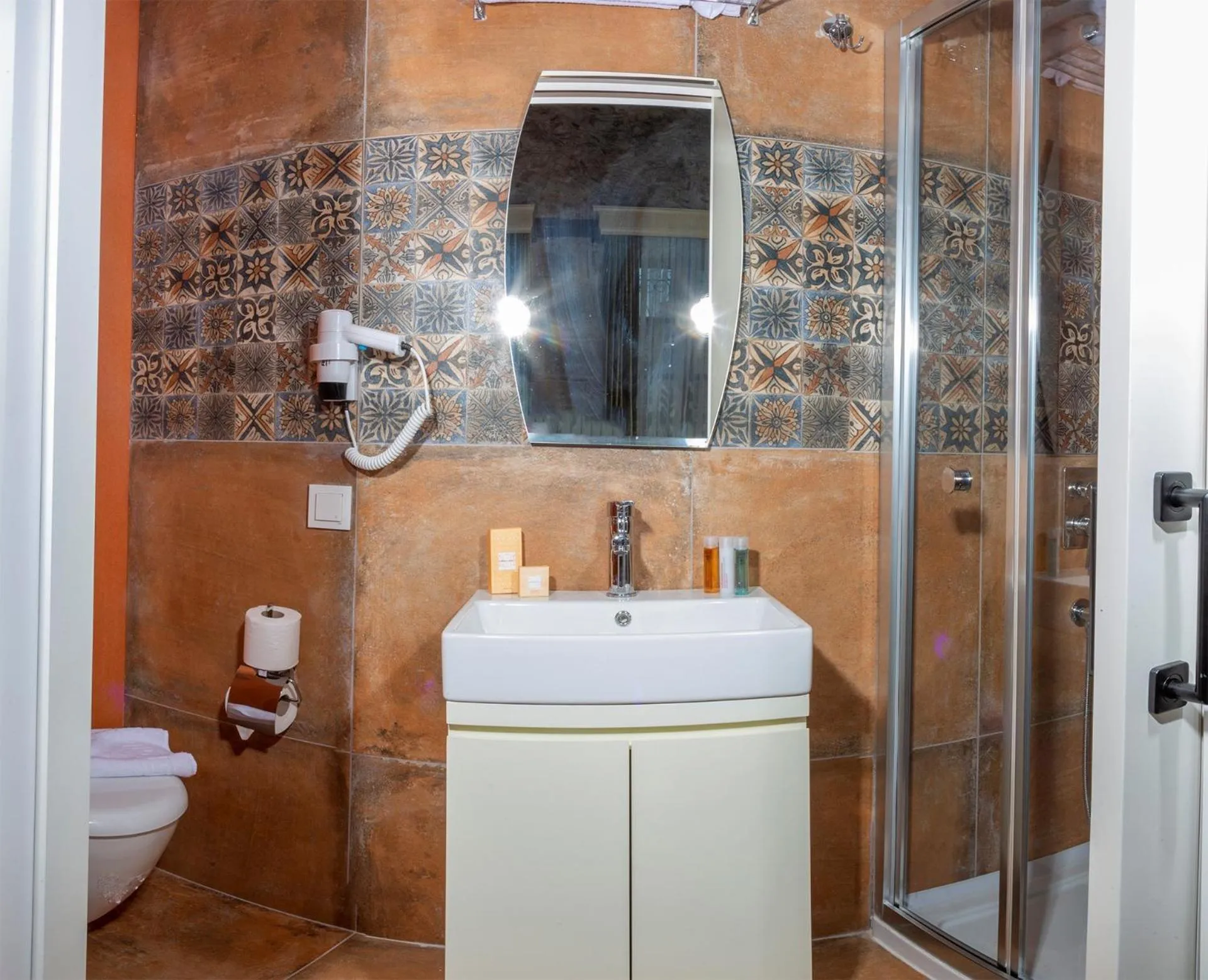 Shower in Cedrus Hotel