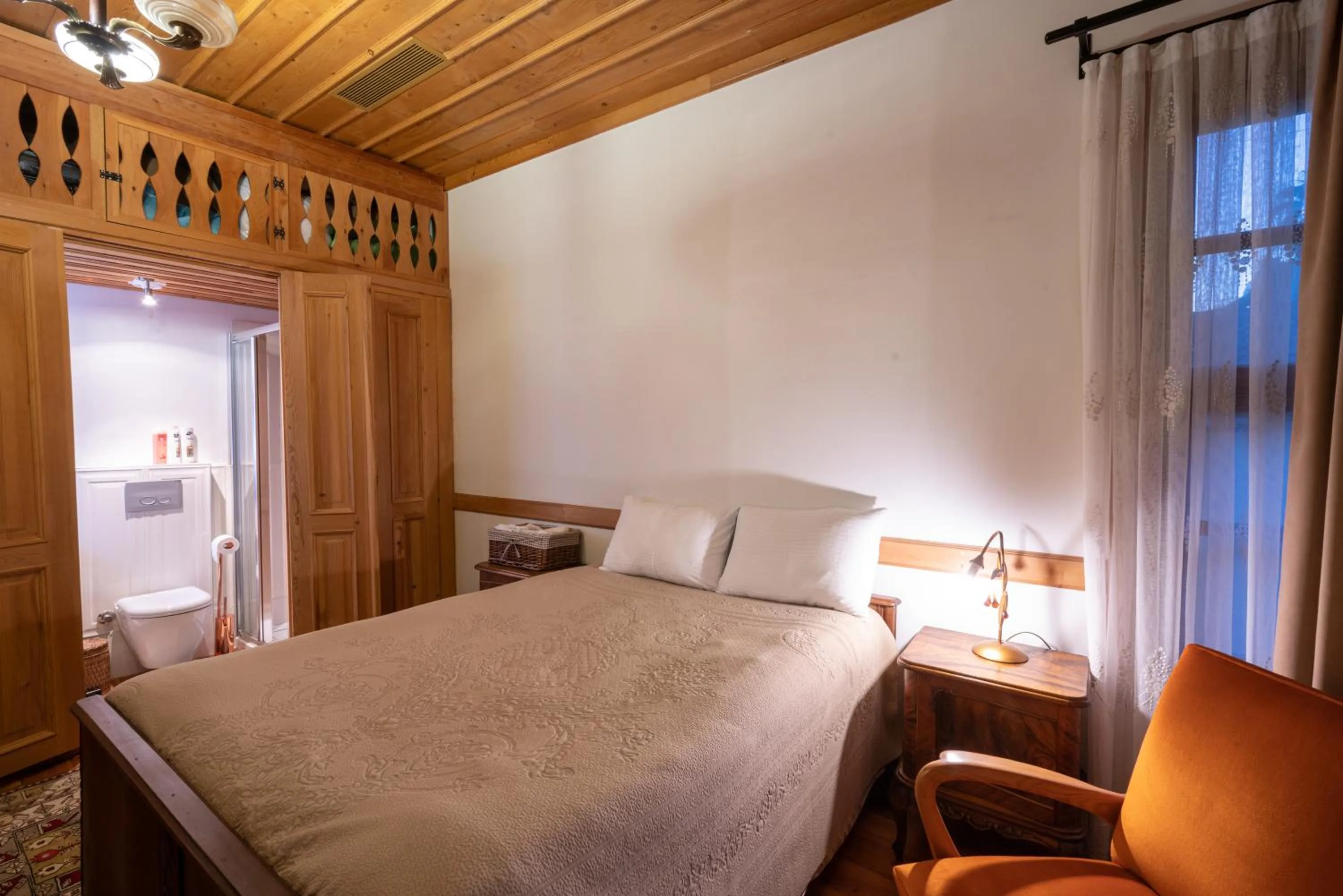 Bedroom, Bed in Cedrus Hotel