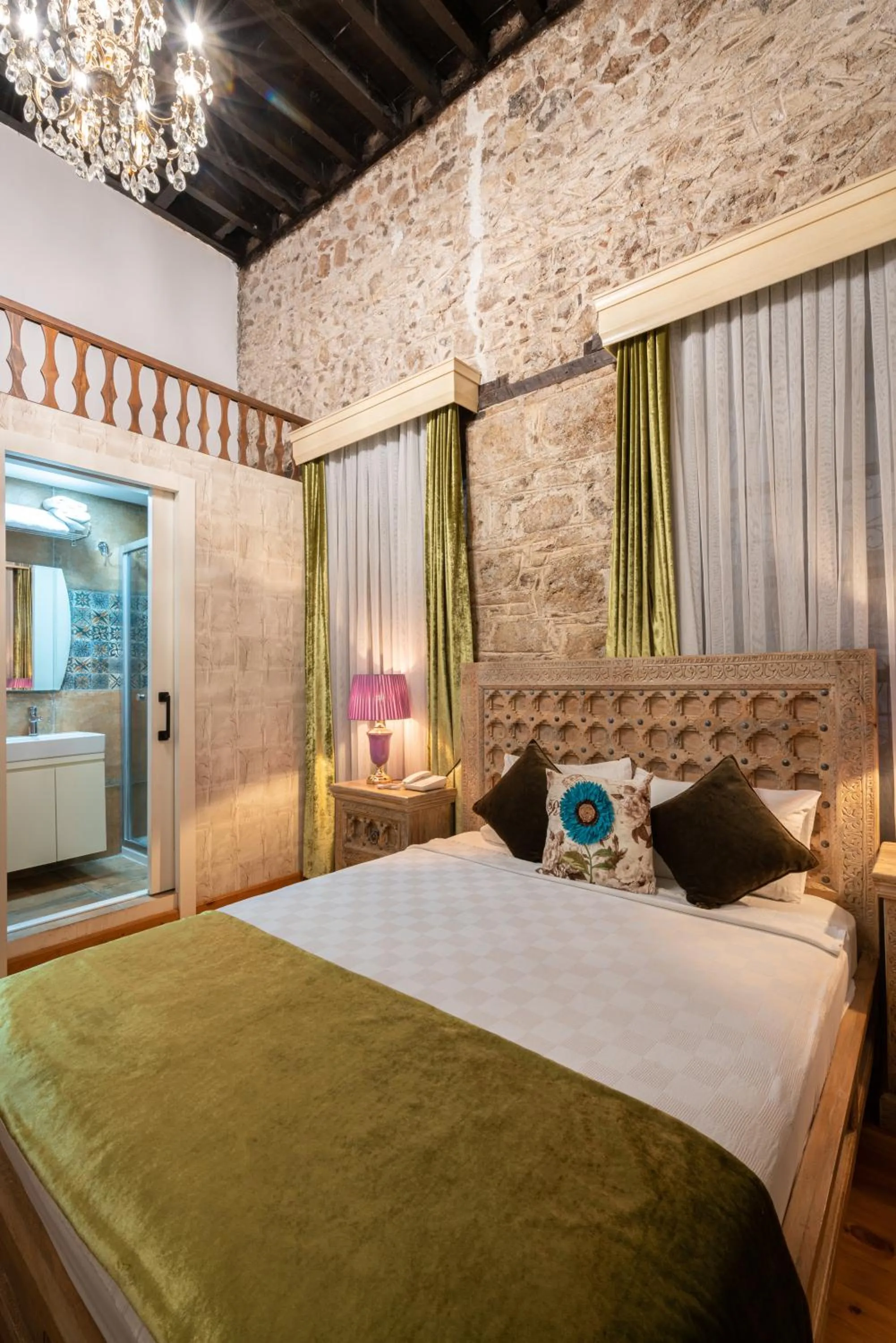 Bedroom, Bed in Cedrus Hotel