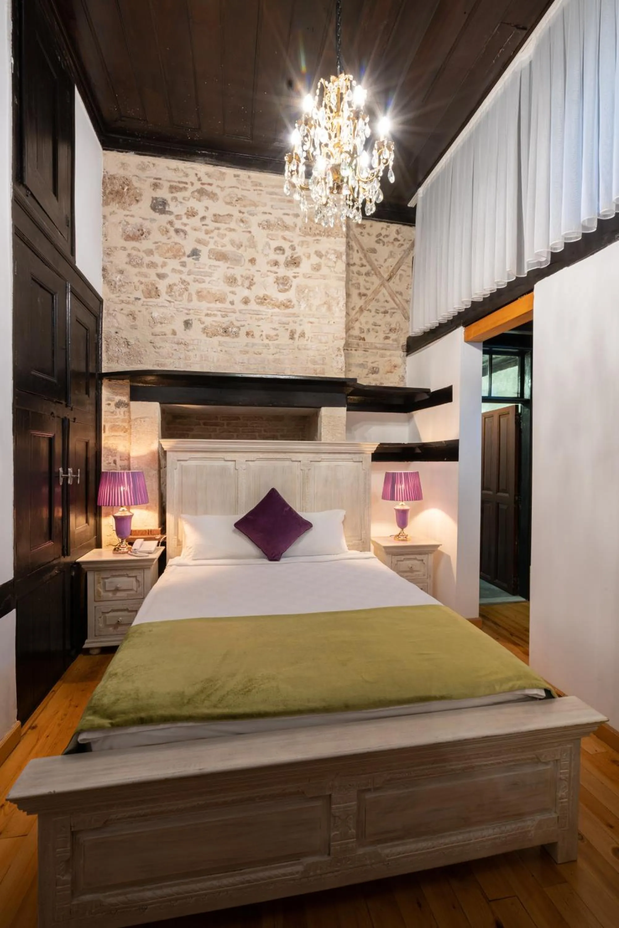 Bedroom, Bed in Cedrus Hotel