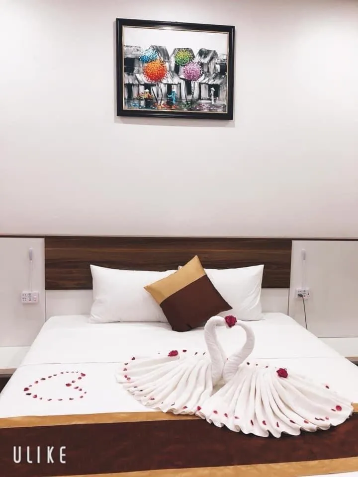 Bed in TAM COC SUNSHINE HOTEL