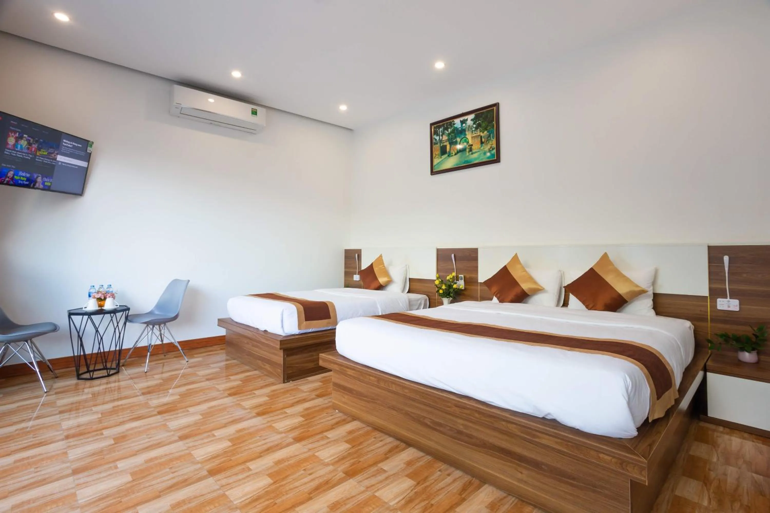 Bed in TAM COC SUNSHINE HOTEL