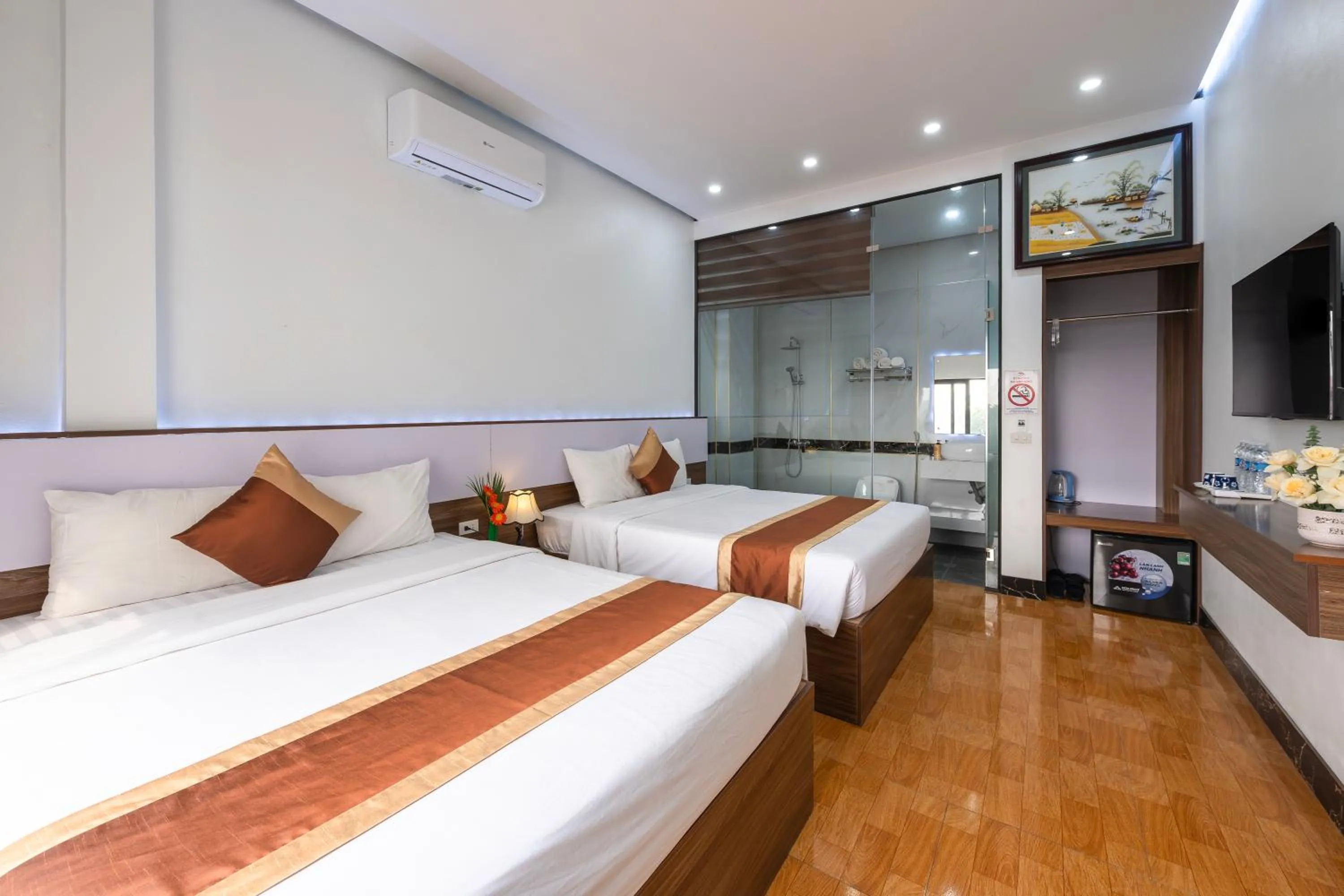 Bed in TAM COC SUNSHINE HOTEL