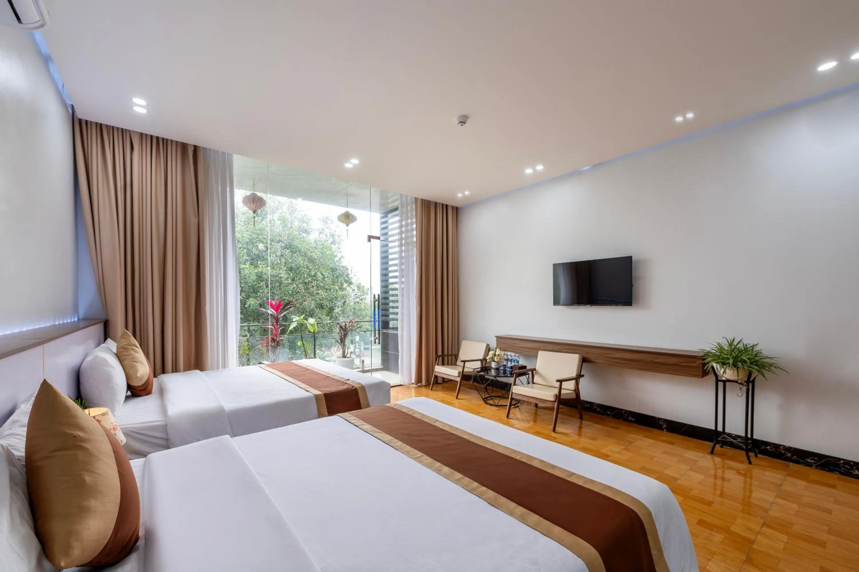 Bed in TAM COC SUNSHINE HOTEL