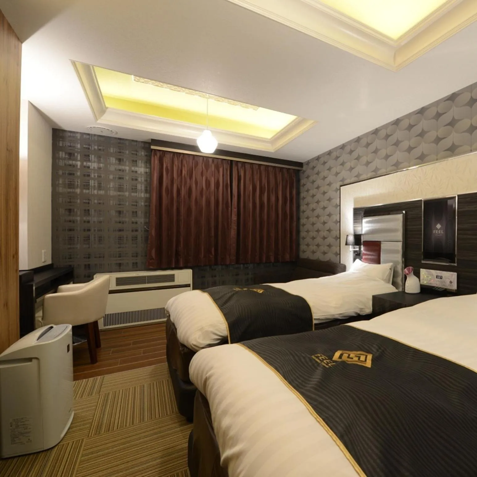 Bed in Hotels & Resort Feel