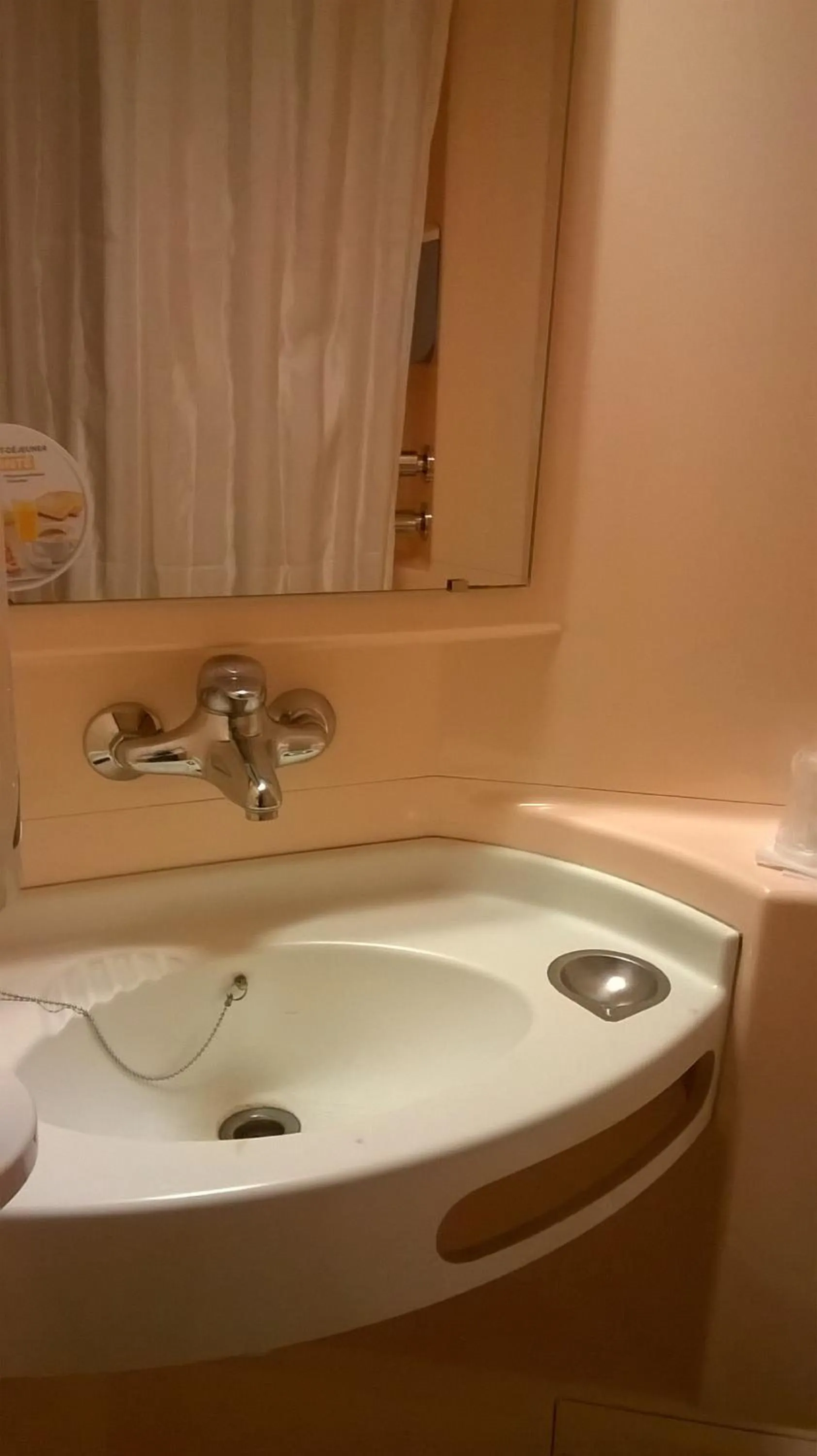 Bathroom in Premiere Classe Dreux