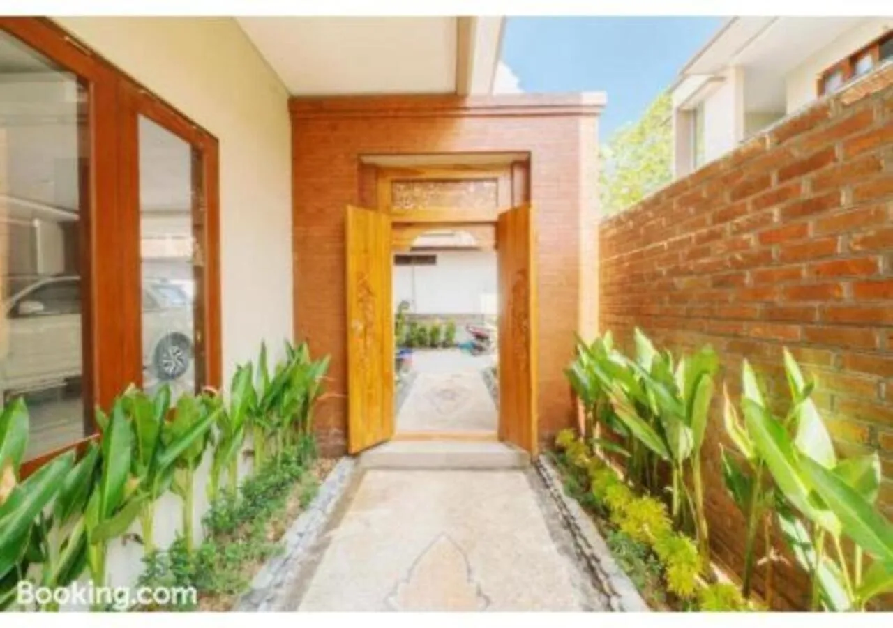 Facade/entrance in Komala Homestay