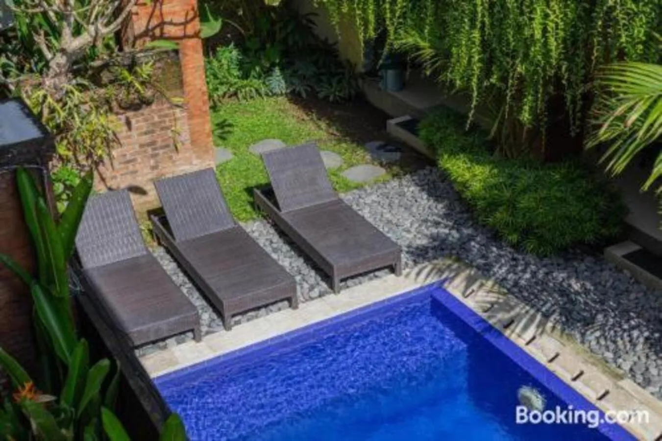 Swimming pool in Komala Homestay