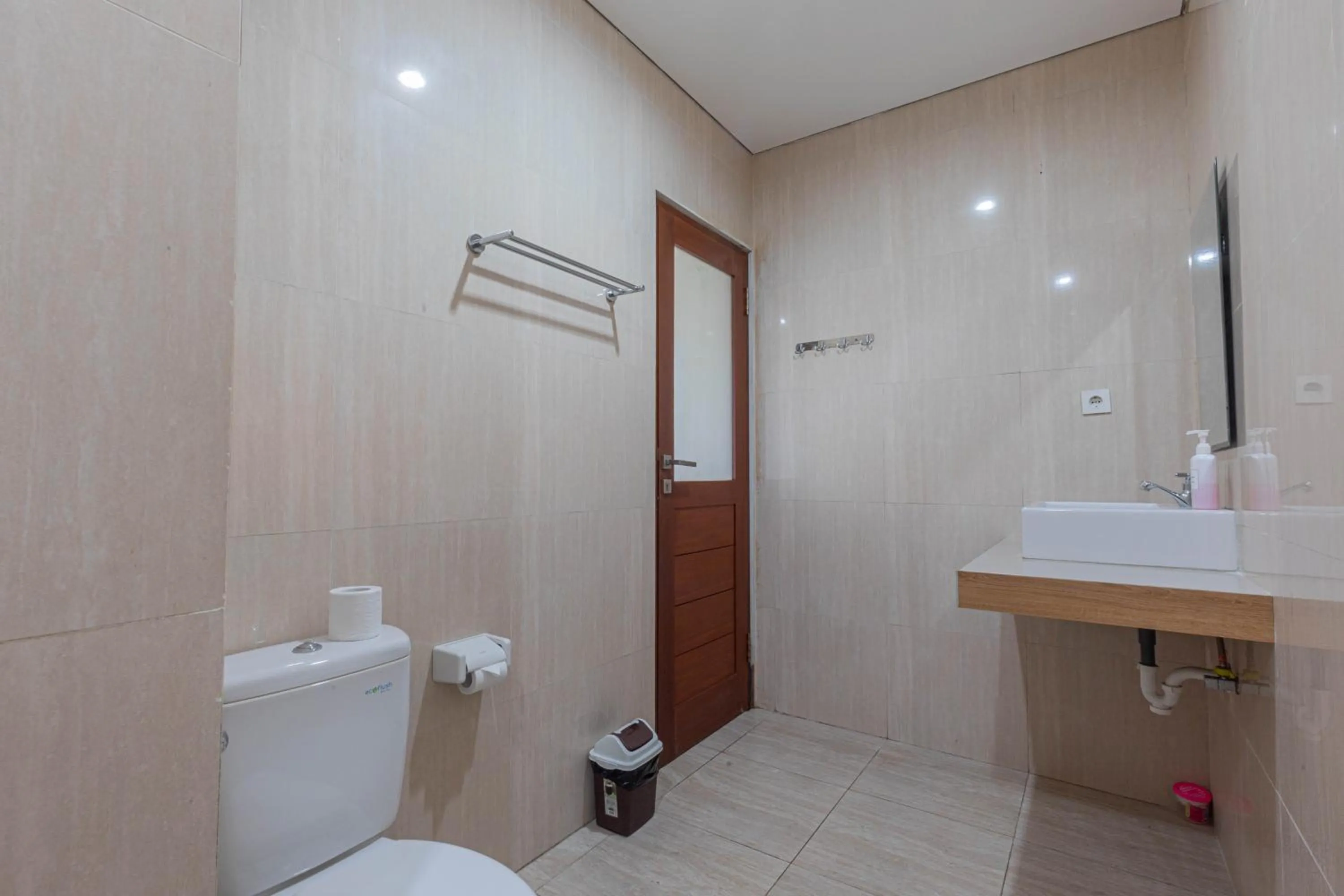 Toilet in Komala Homestay