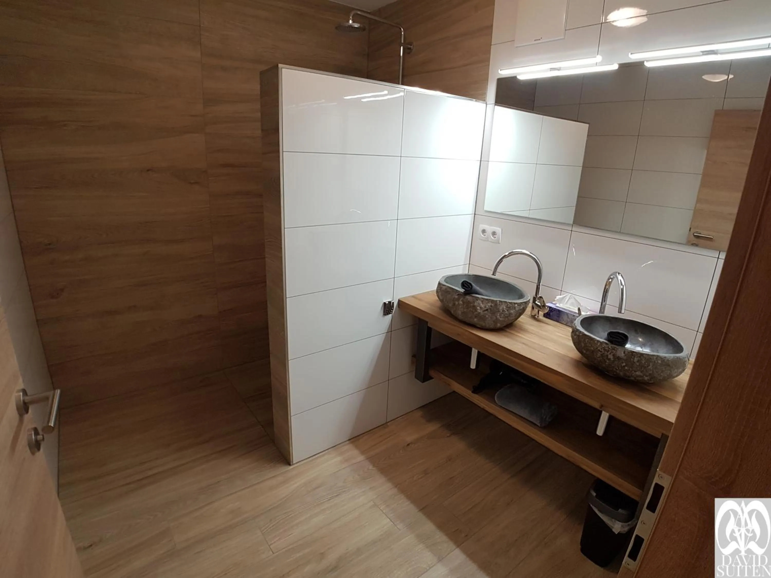 Bathroom in DAVID SUITEN