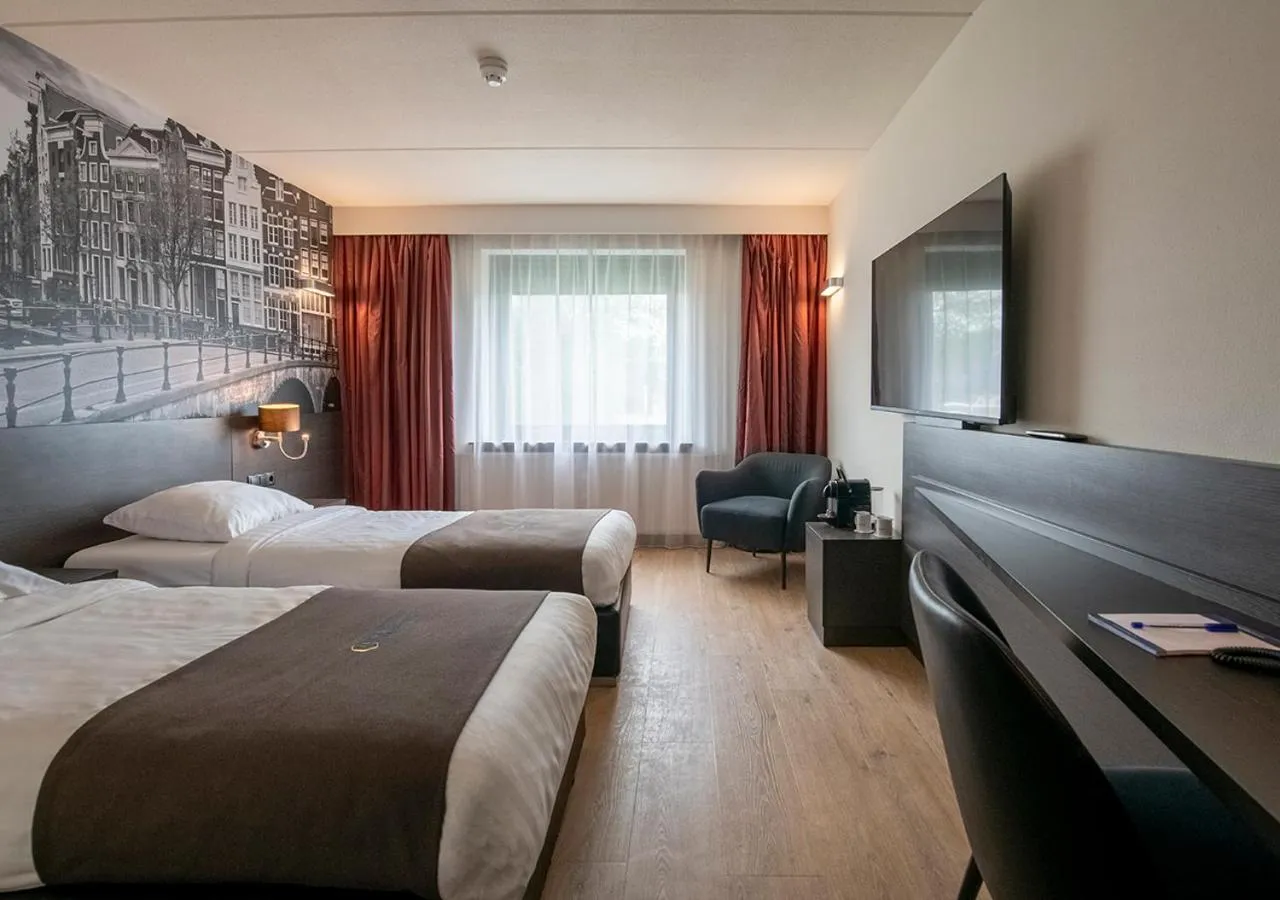 Bed in Bastion Hotel Amsterdam Airport