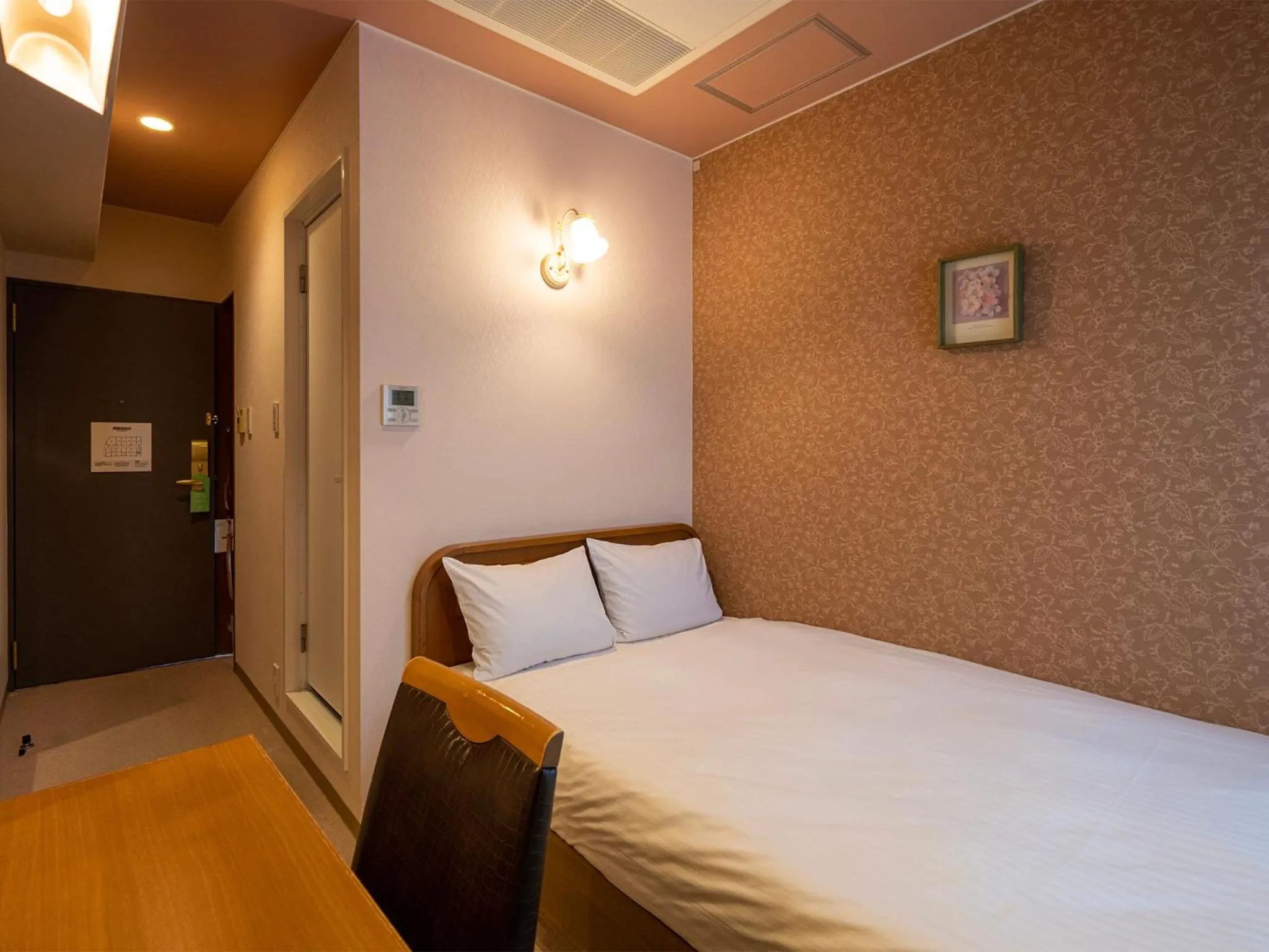 Photo of the whole room in Hotel Eclair Hakata