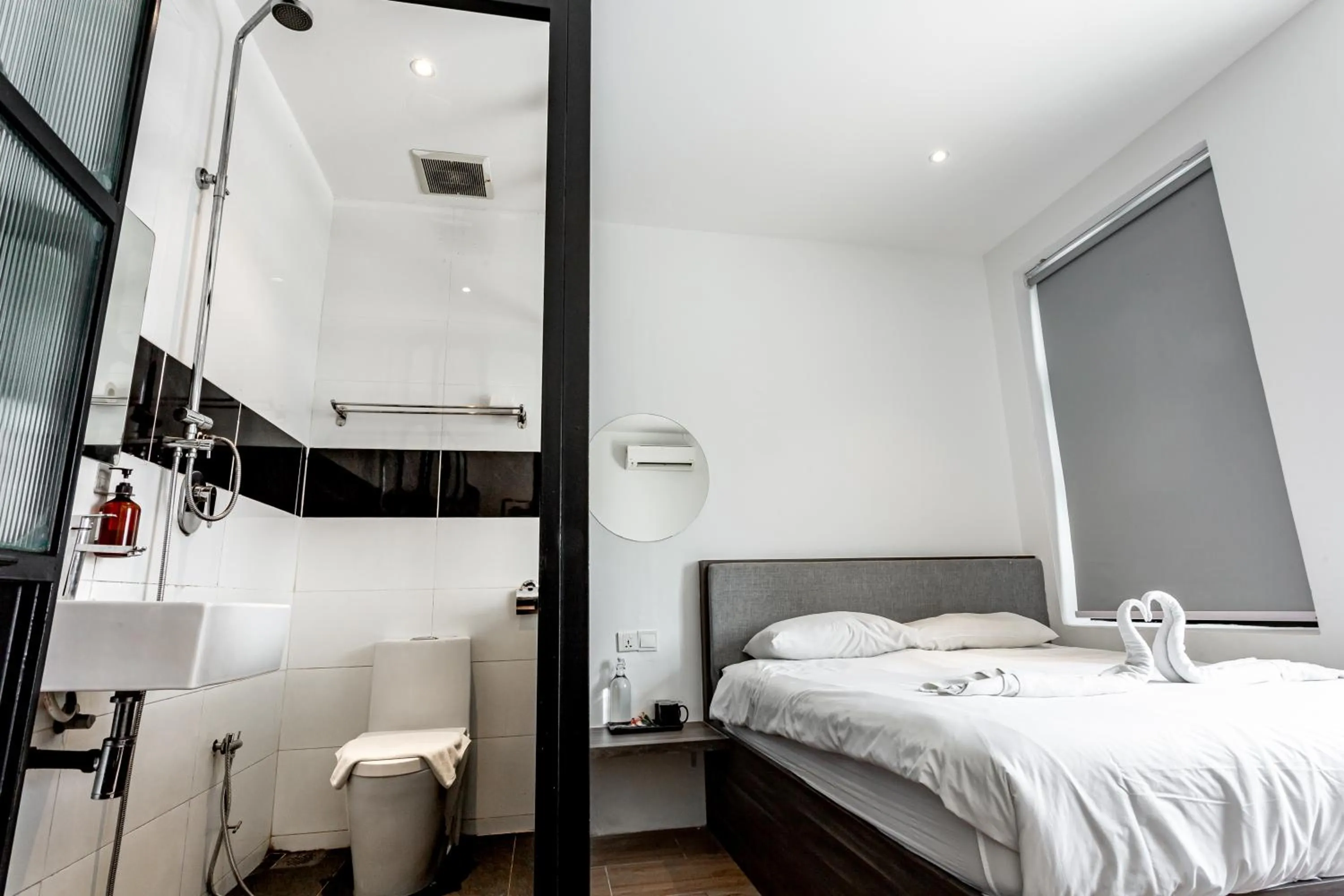 Bathroom, Bed in Earnest Hotel Georgetown