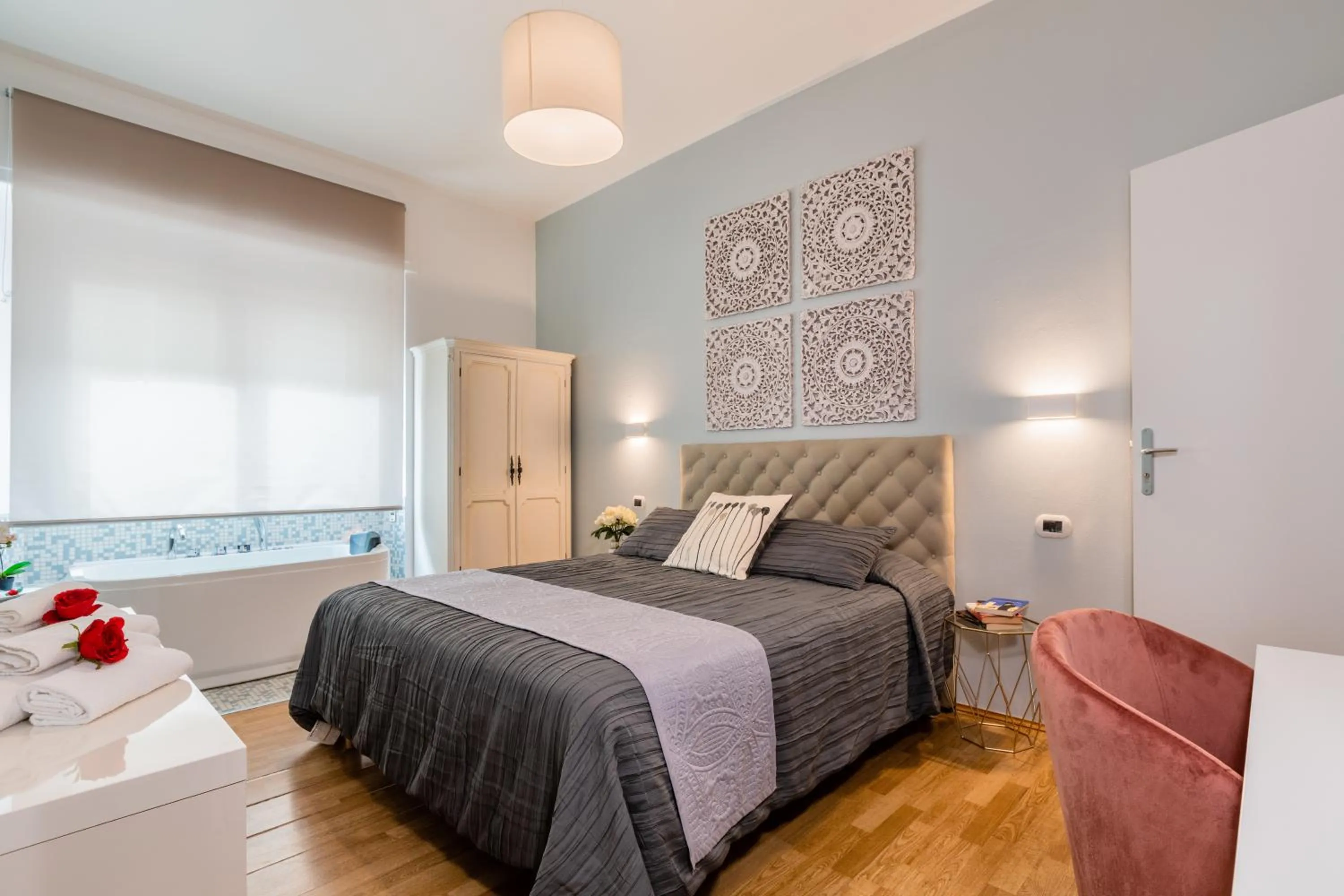 Photo of the whole room, Bed in Fior Di Loto Rooms