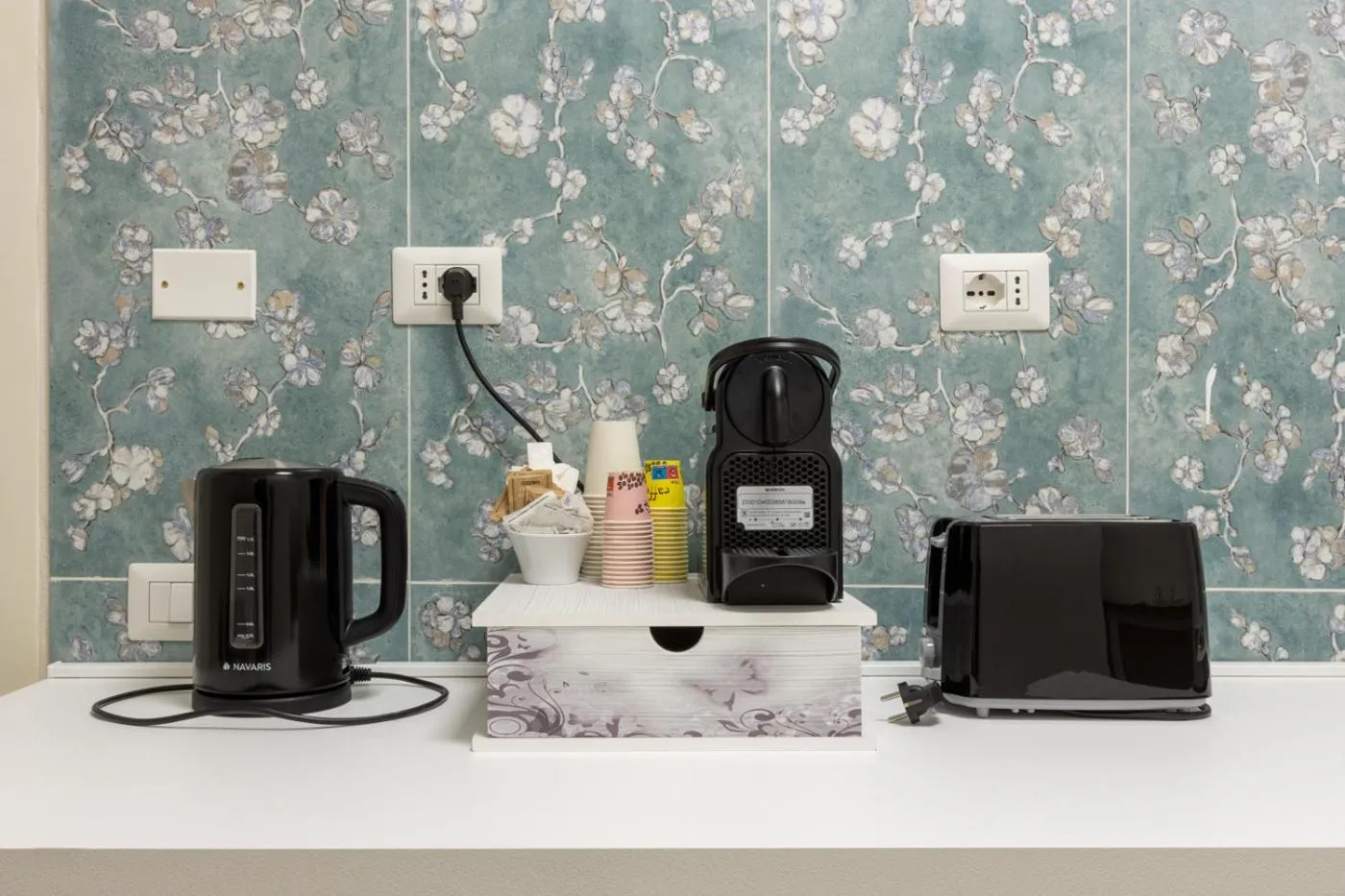 Coffee/tea facilities in Fior Di Loto Rooms