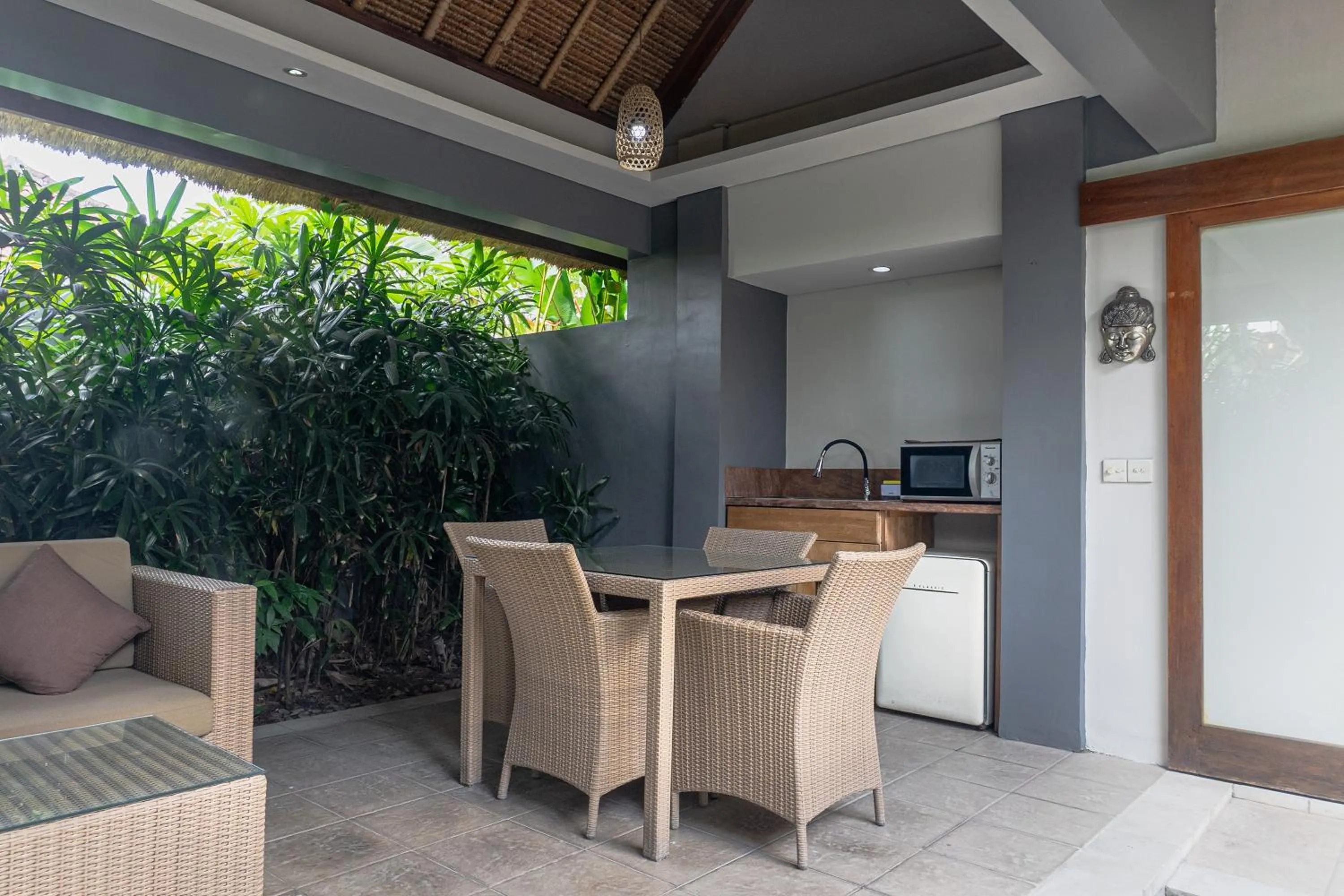 Kitchen or kitchenette in Balinea Holiday Home