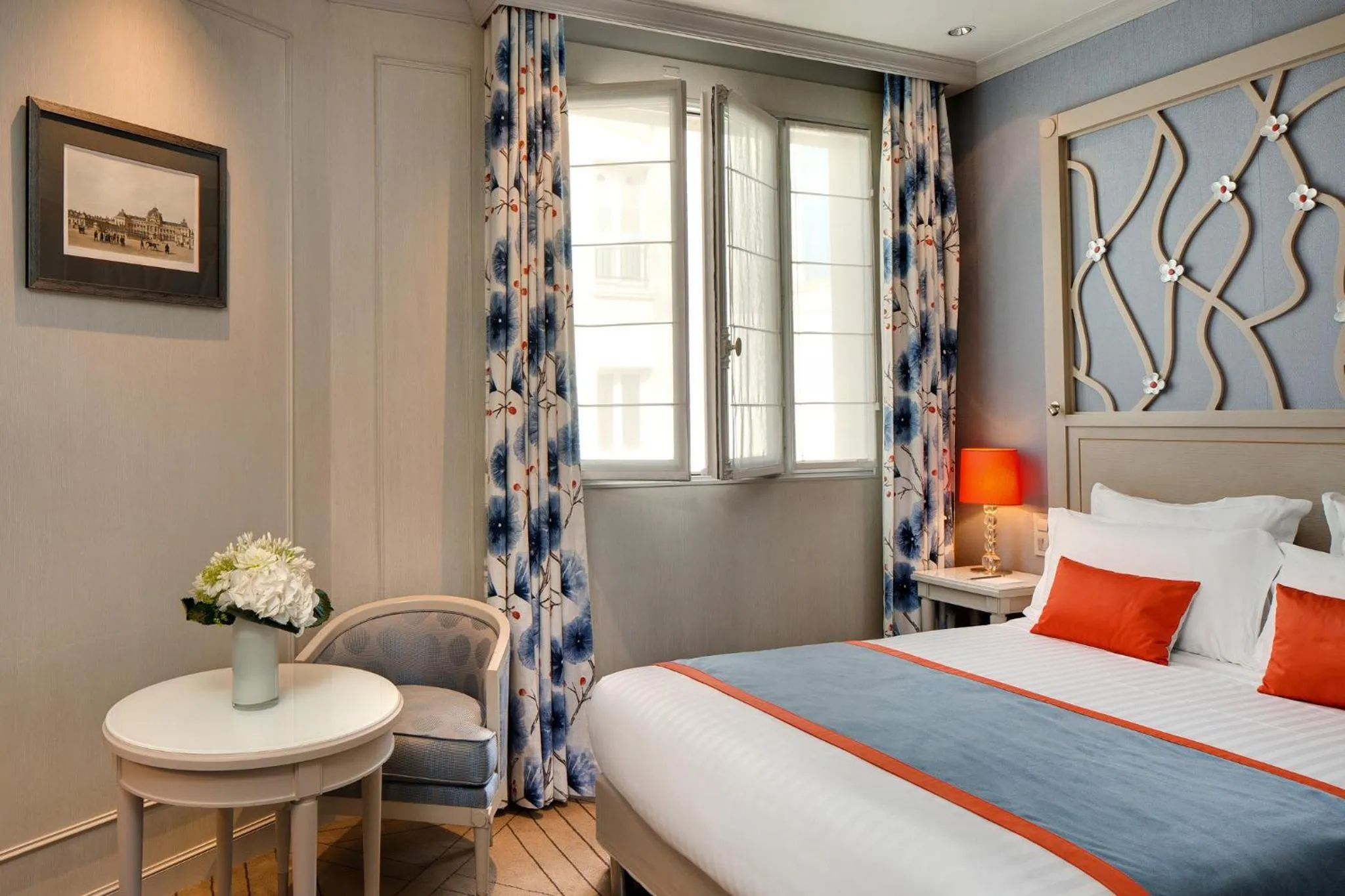 Bedroom, Bed in Hôtel Château Frontenac