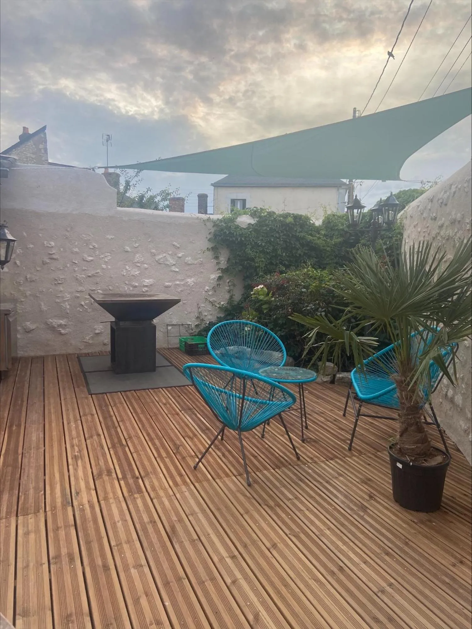 Balcony/Terrace in Logis Hôtel Restaurant L'Odyssée Champêtre
