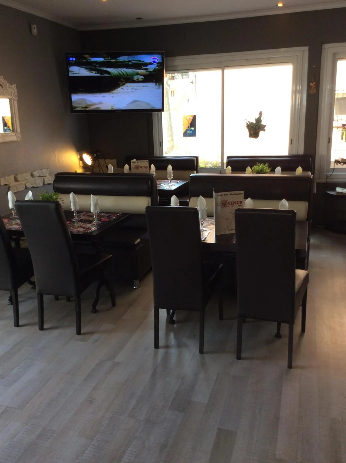 Lounge or bar in L'Avenue