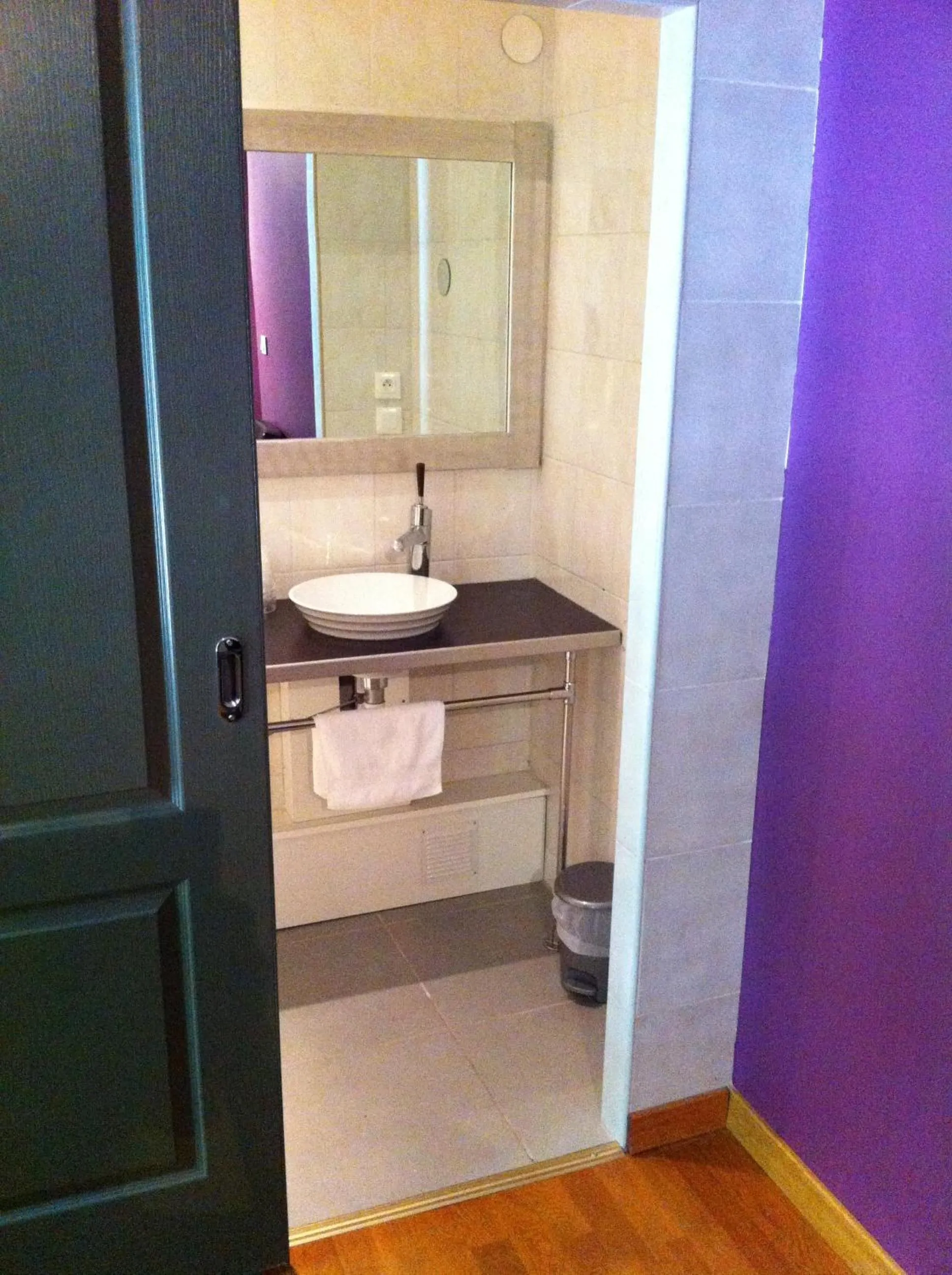 Bathroom in L'Avenue