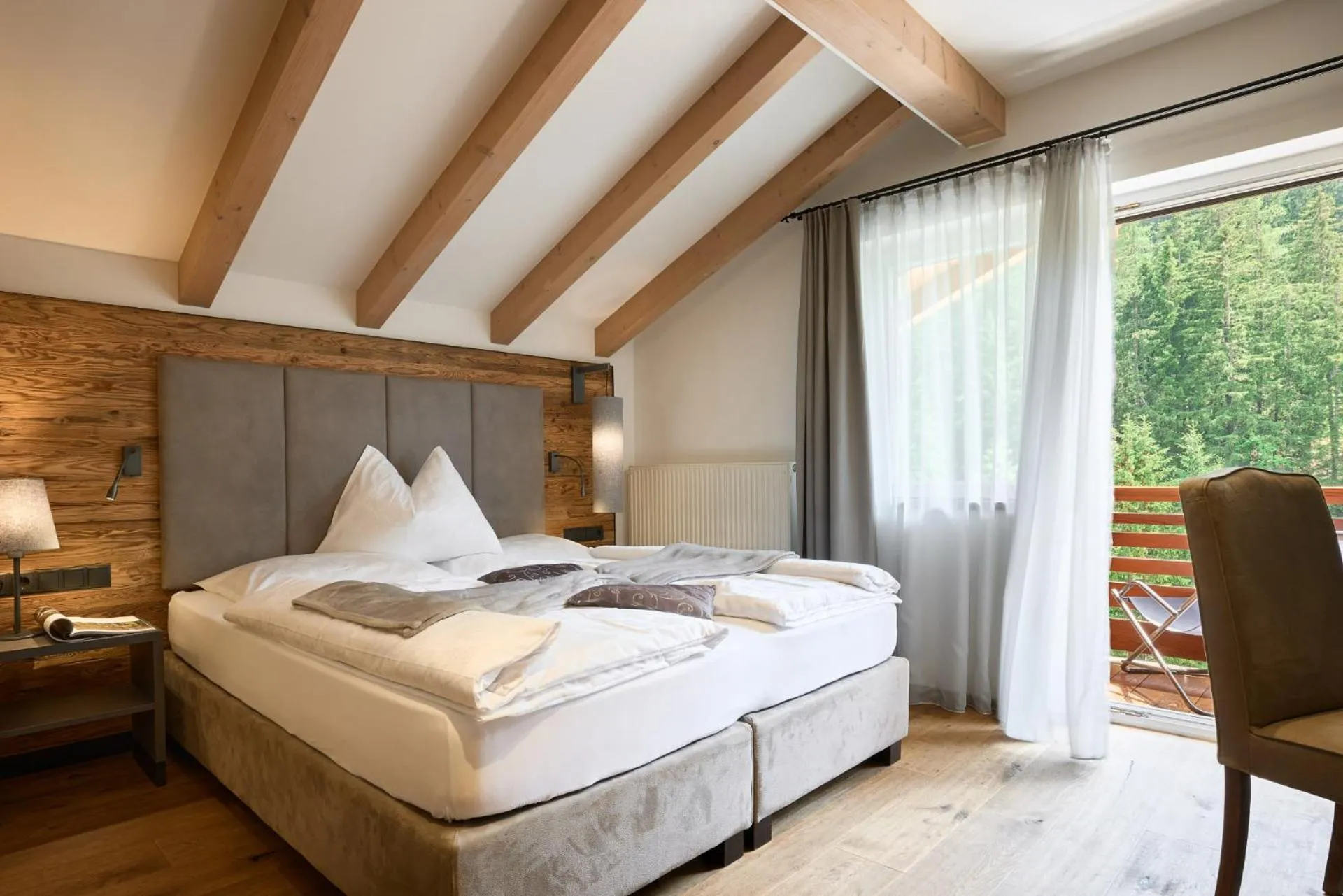 Bed in Hotel Comploj Adults only