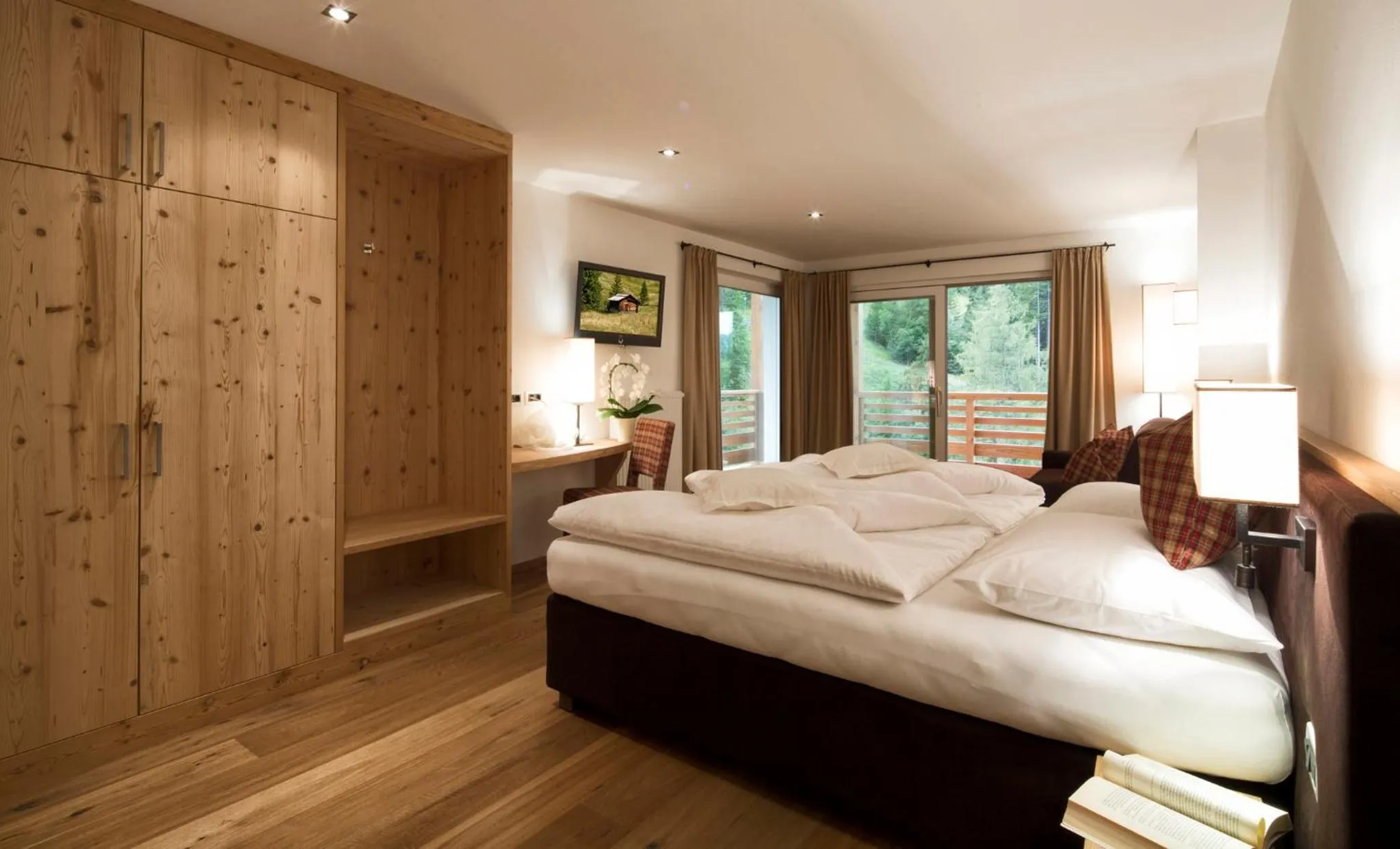 Photo of the whole room, Bed in Hotel Comploj Adults only