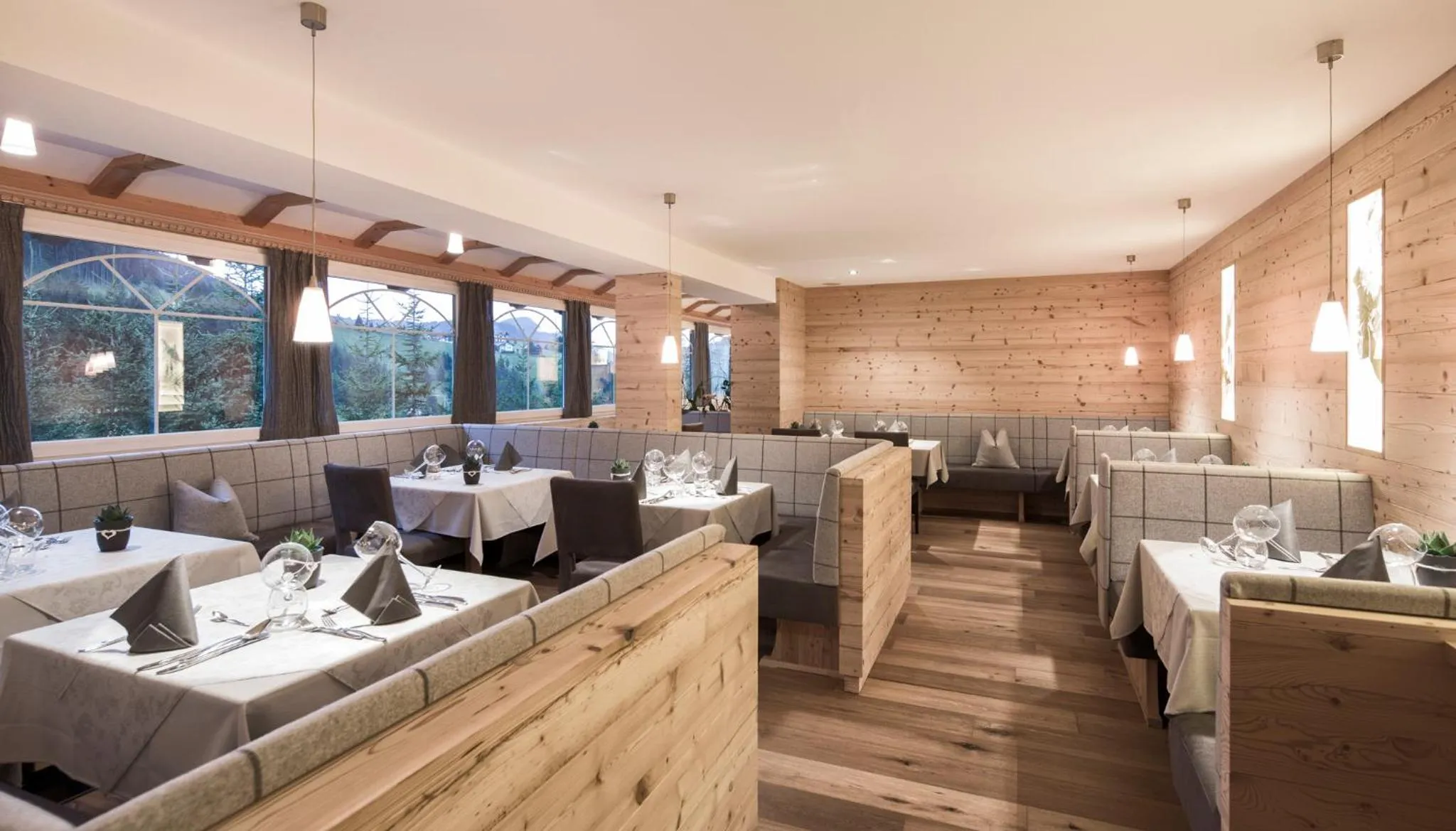 Restaurant/places to eat in Hotel Comploj Adults only